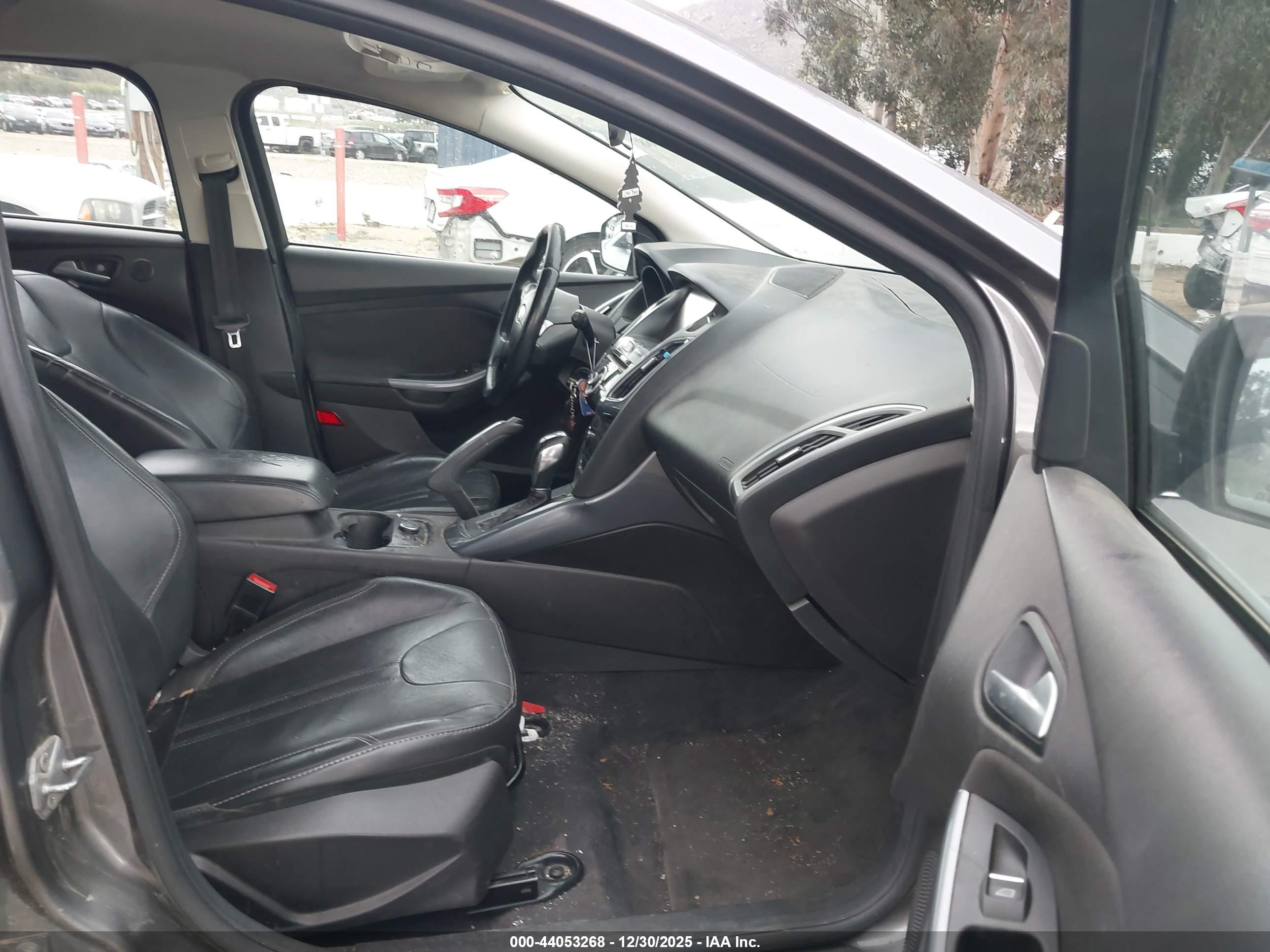 FORD FOCUS image 5