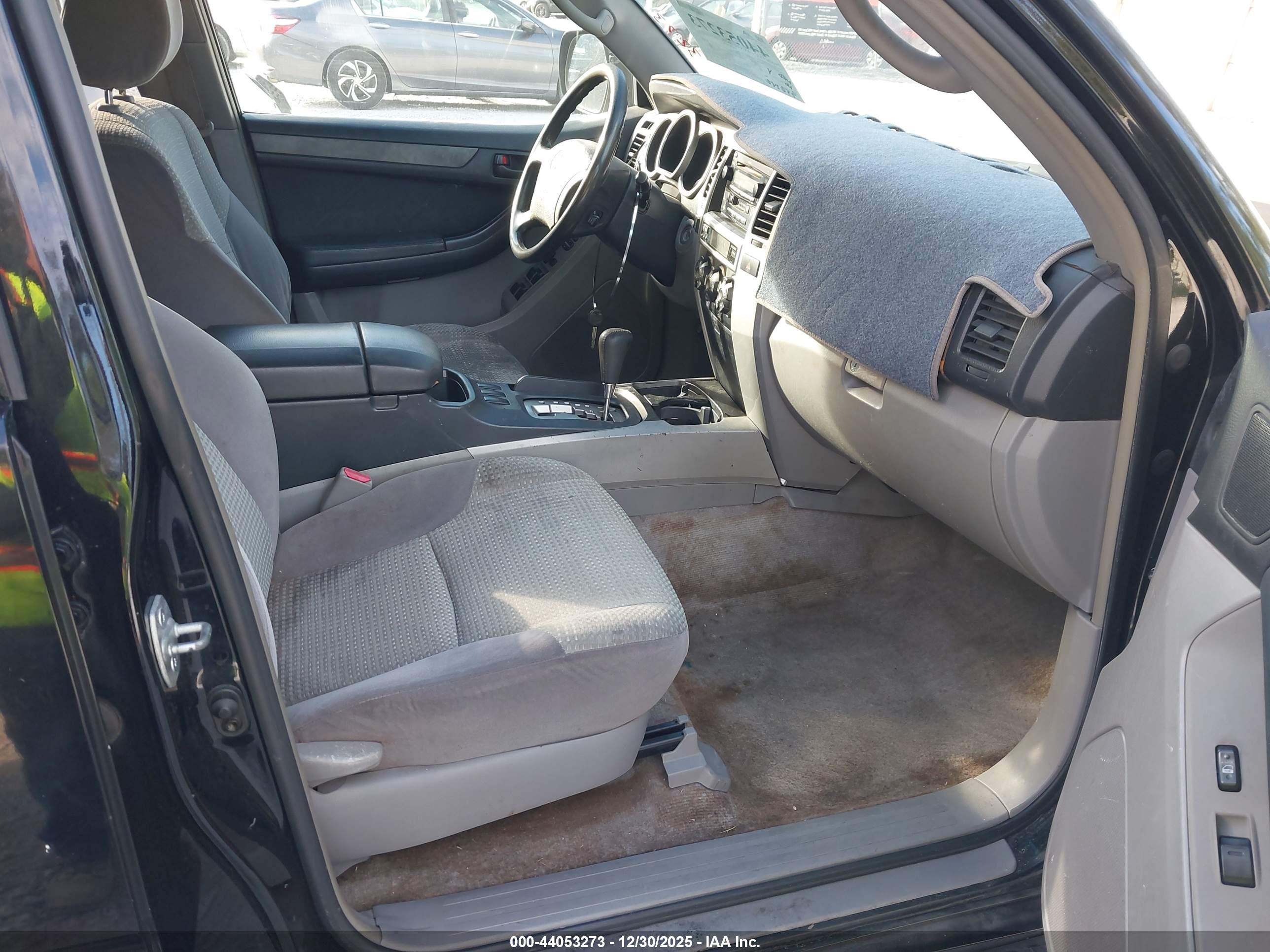 TOYOTA 4RUNNER image 5