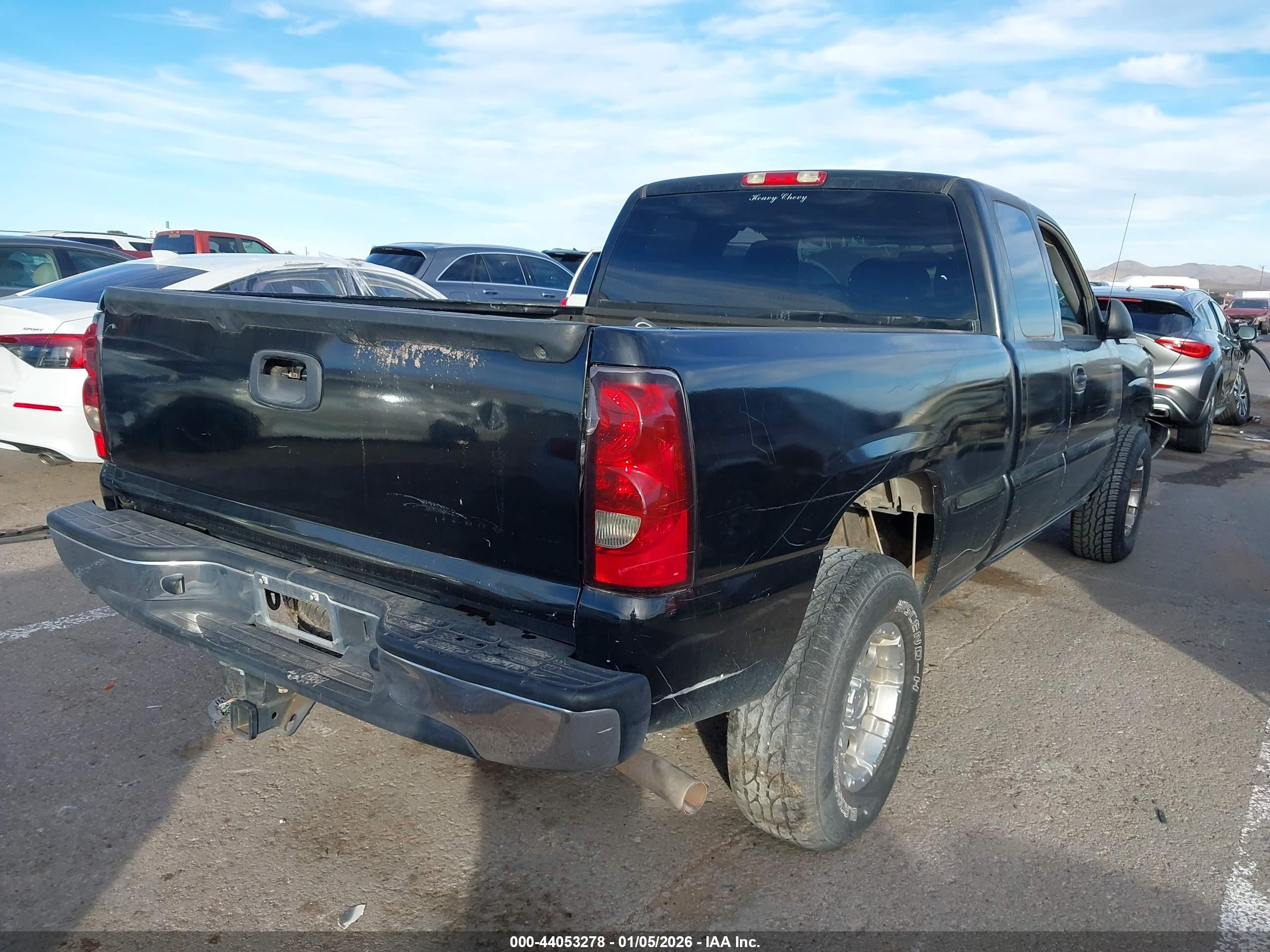 CHEVROLET SILVERADO image 4