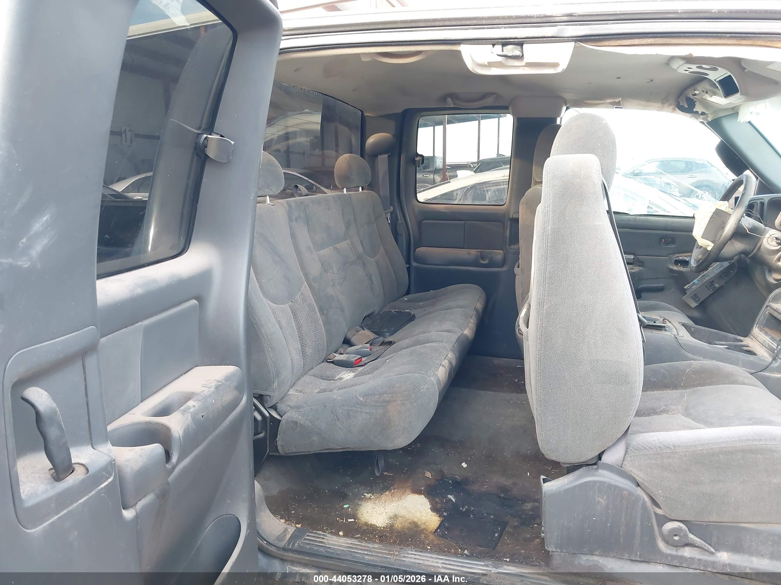 CHEVROLET SILVERADO image 8