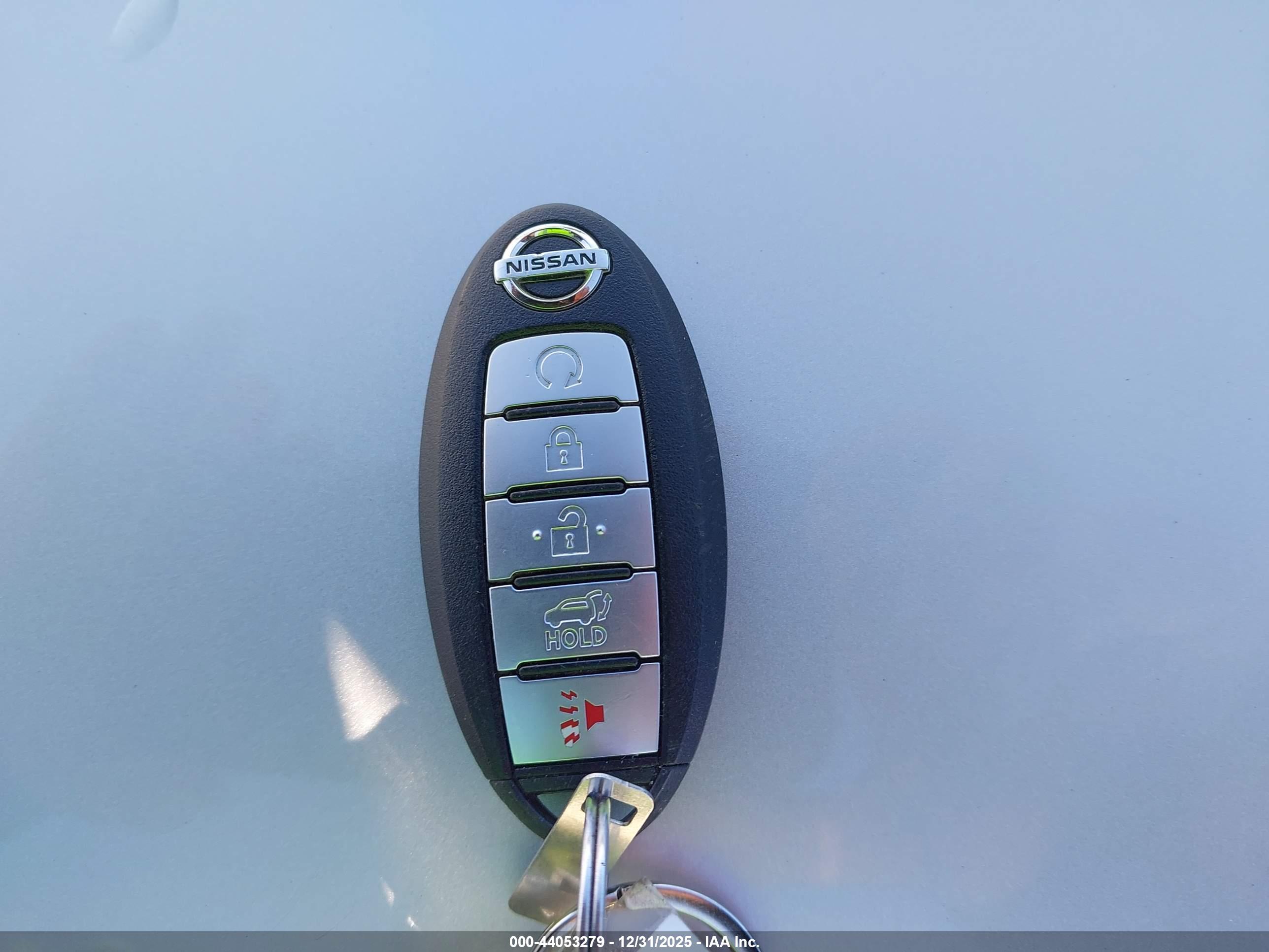 NISSAN ROGUE image 11