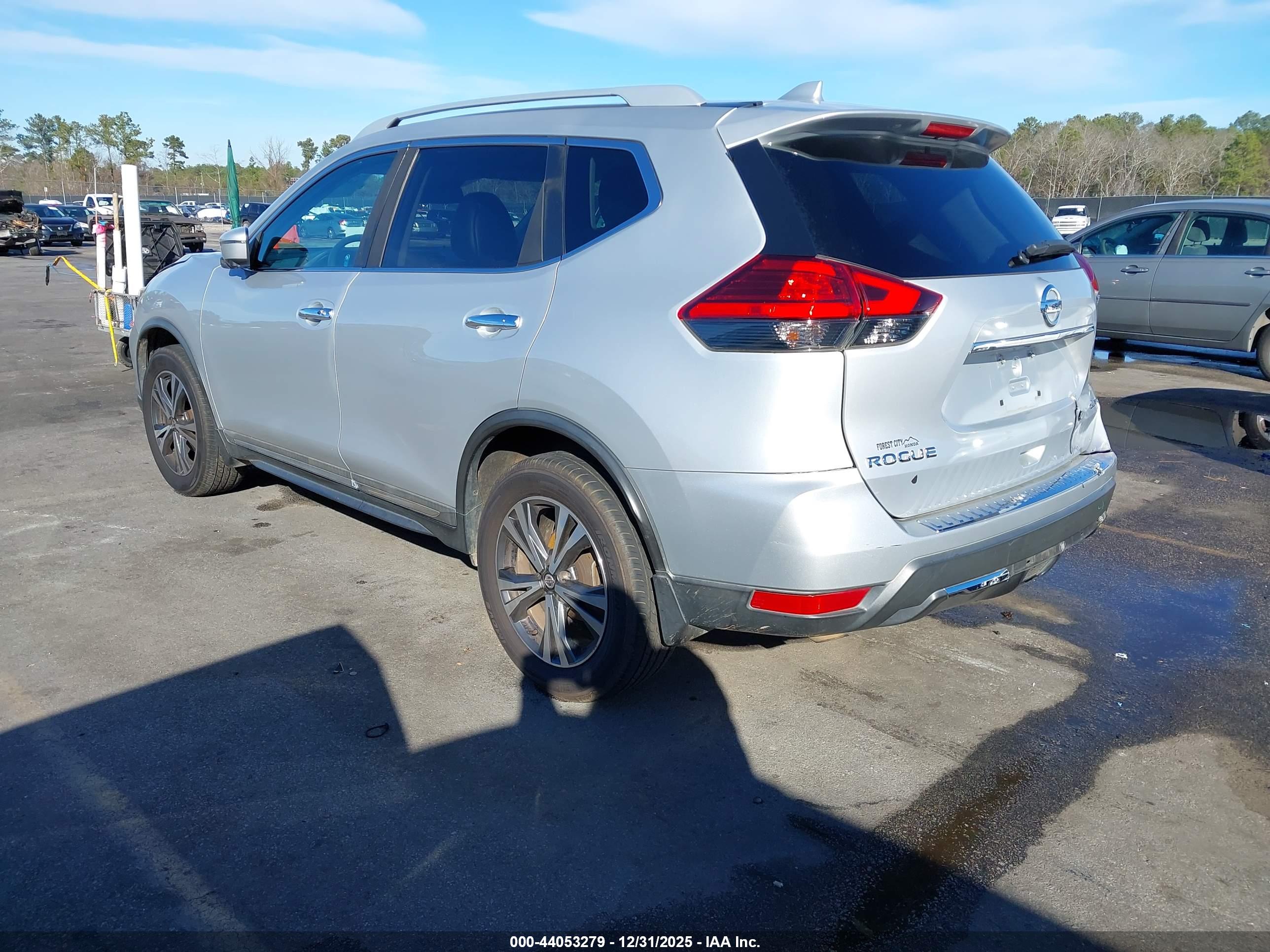 NISSAN ROGUE image 3
