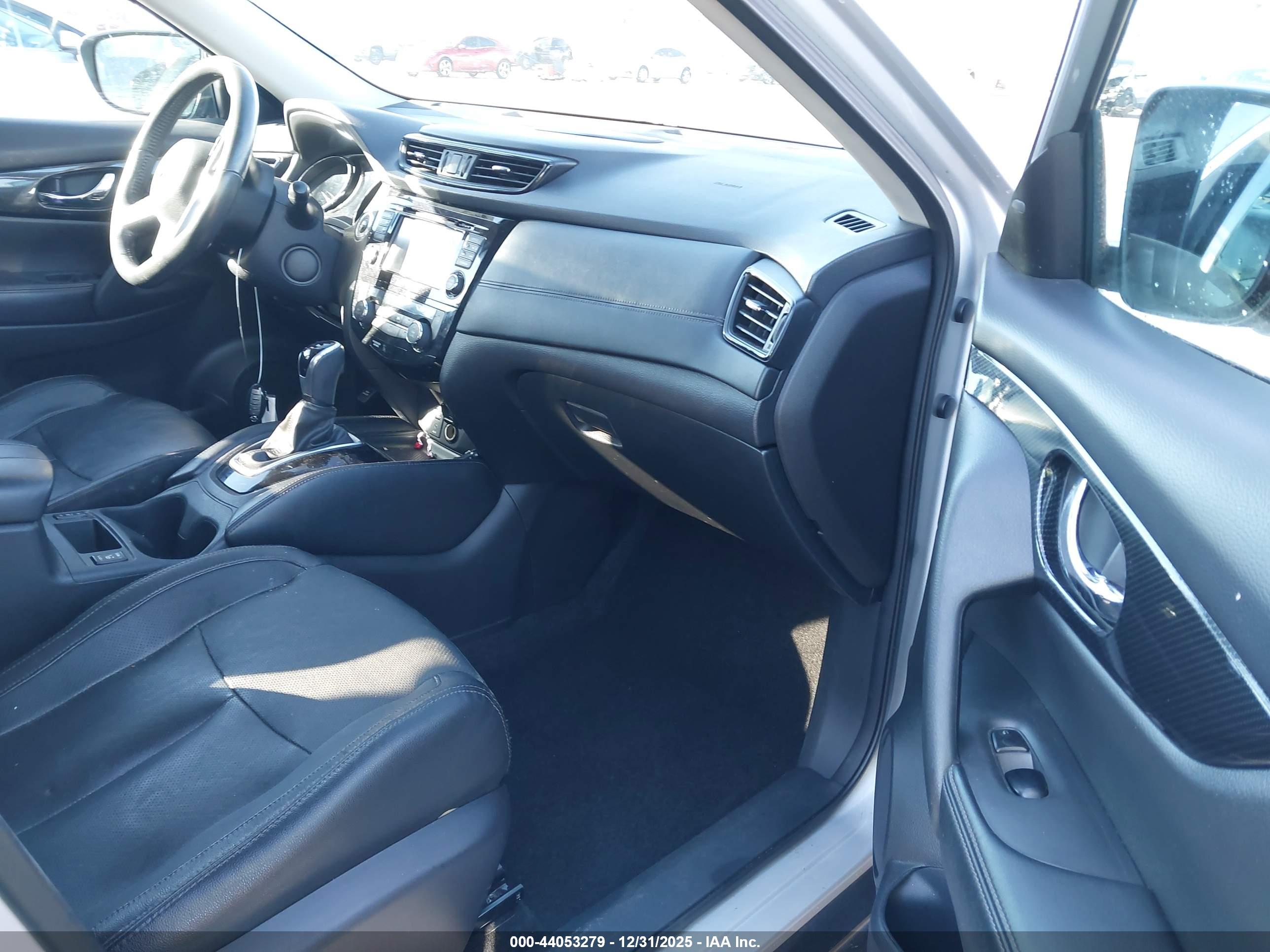 NISSAN ROGUE image 5