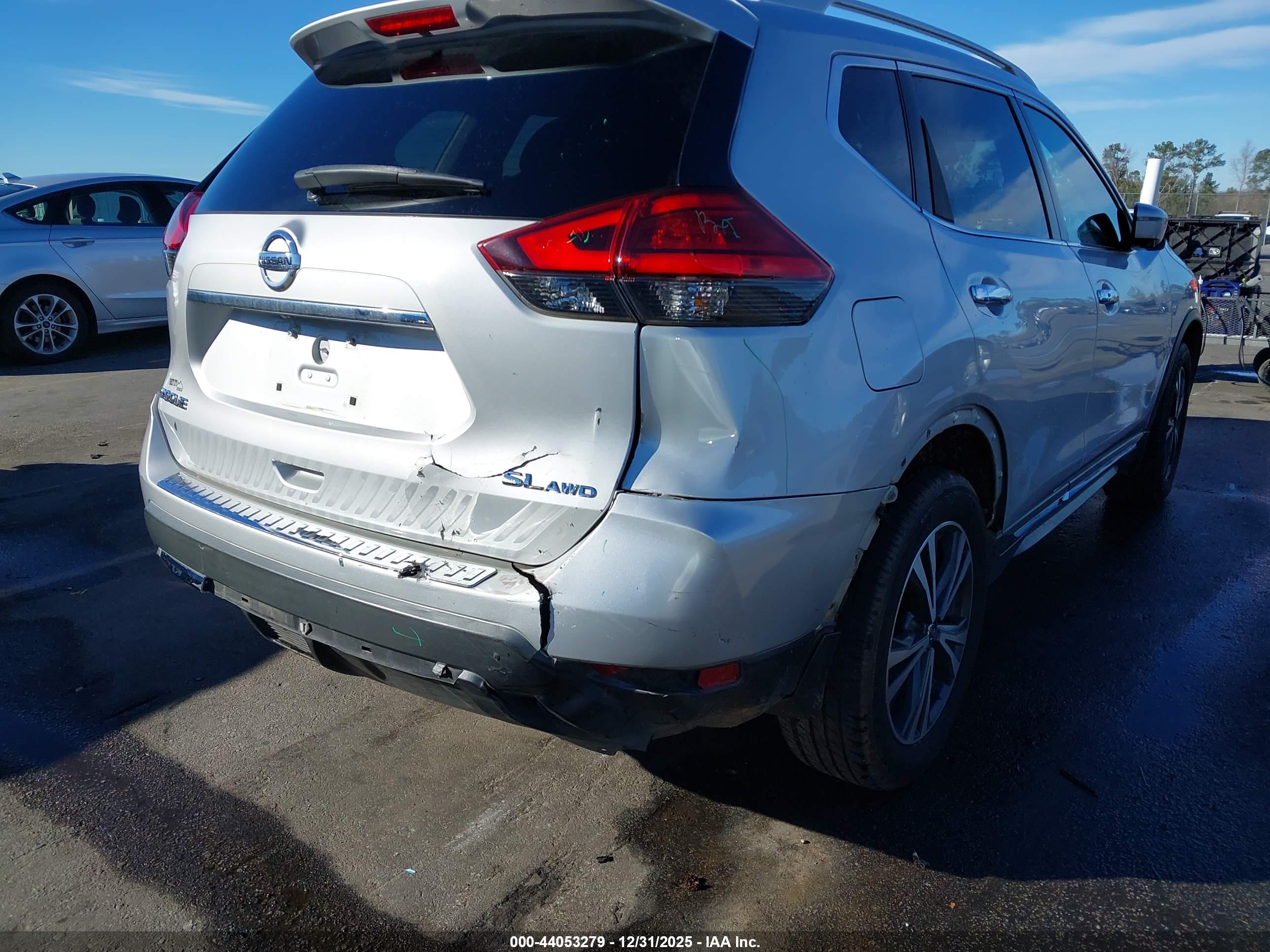 NISSAN ROGUE image 6