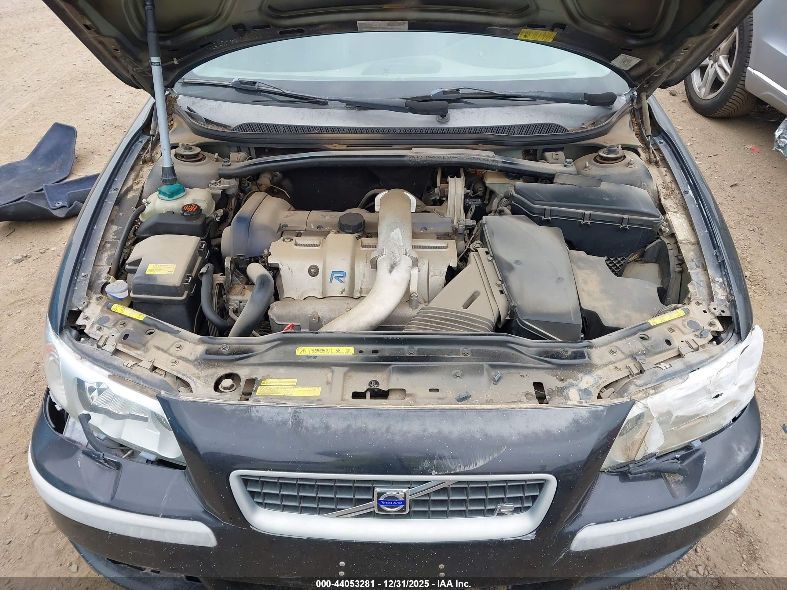 VOLVO V70 image 10