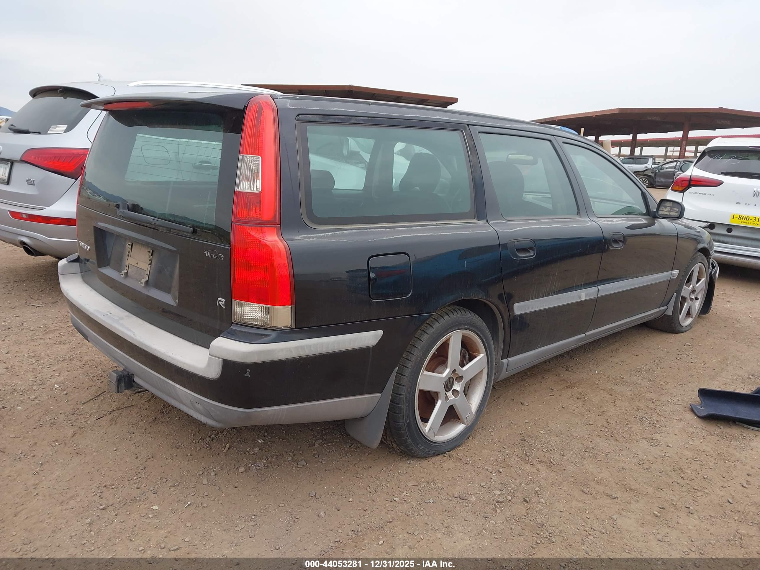 VOLVO V70 image 4