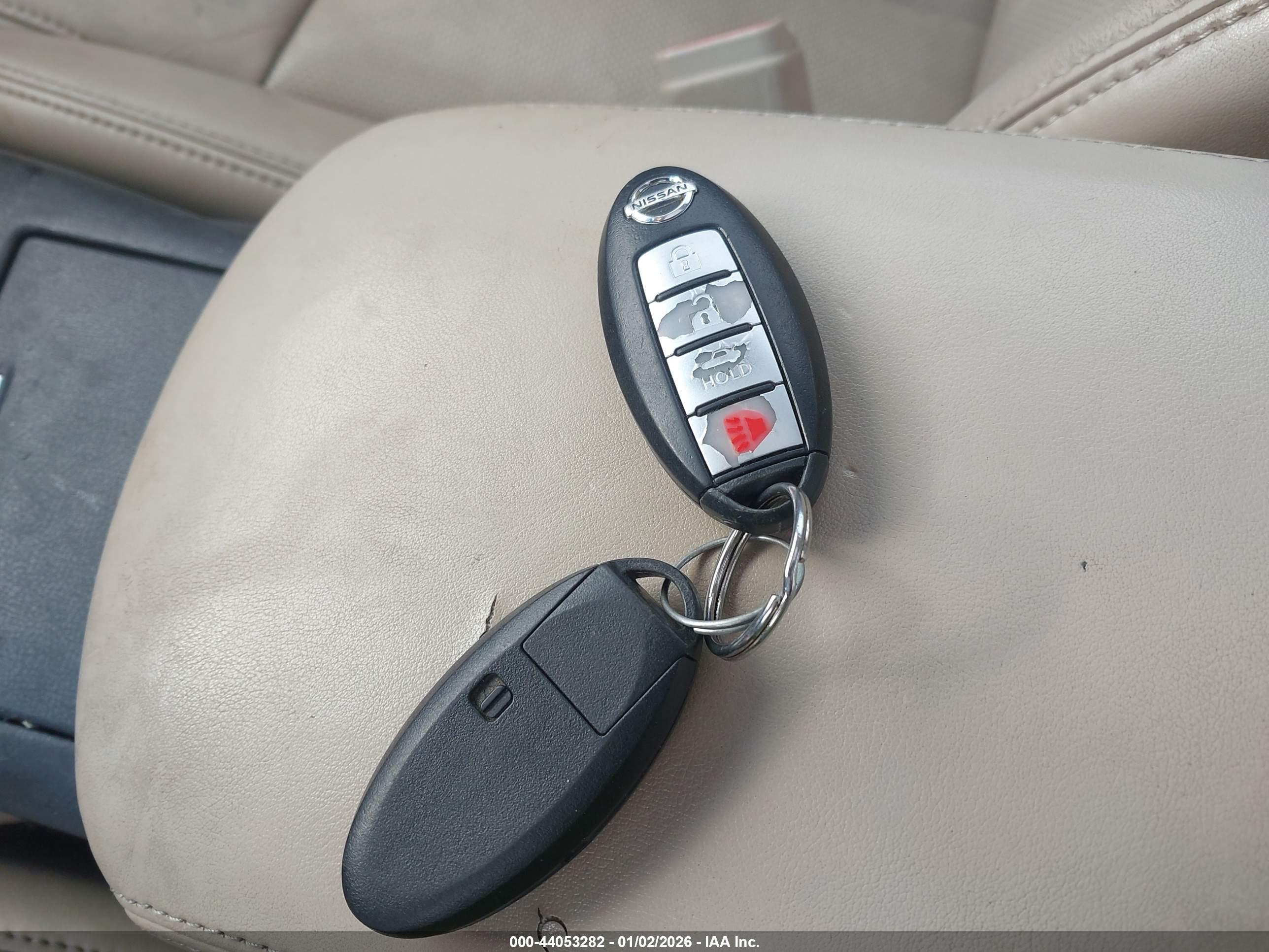 NISSAN MAXIMA image 11
