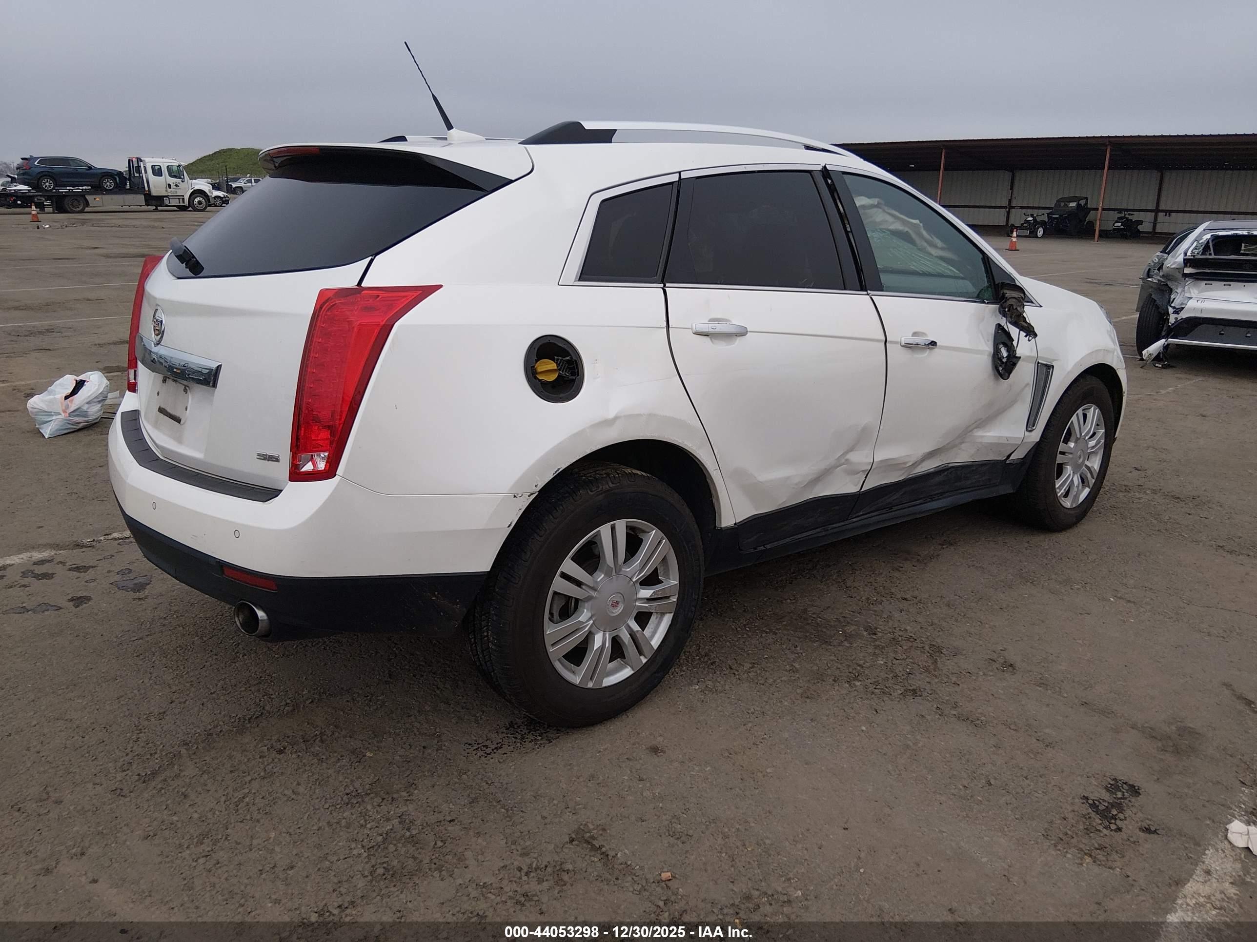 CADILLAC SRX image 4
