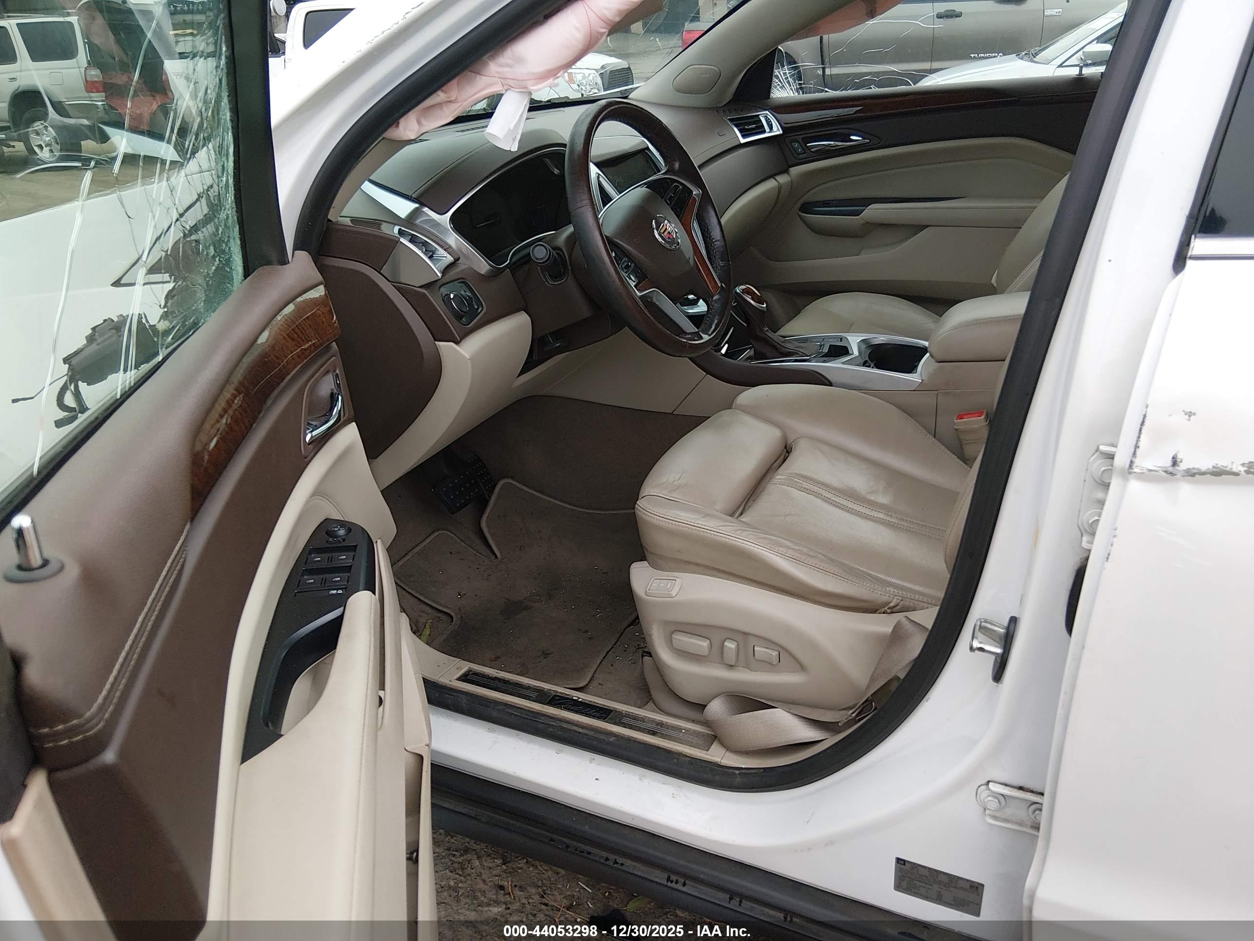 CADILLAC SRX image 5