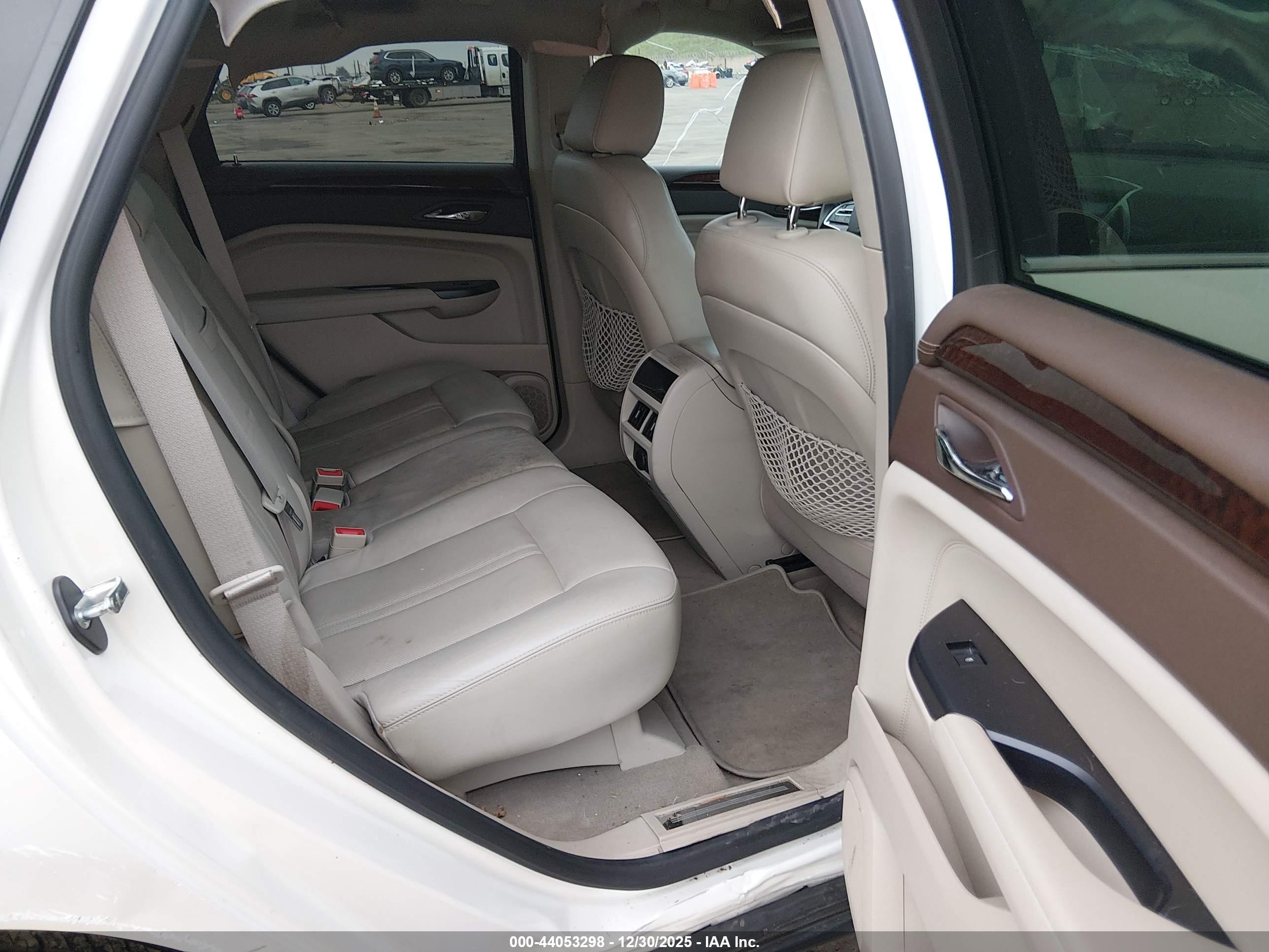 CADILLAC SRX image 8