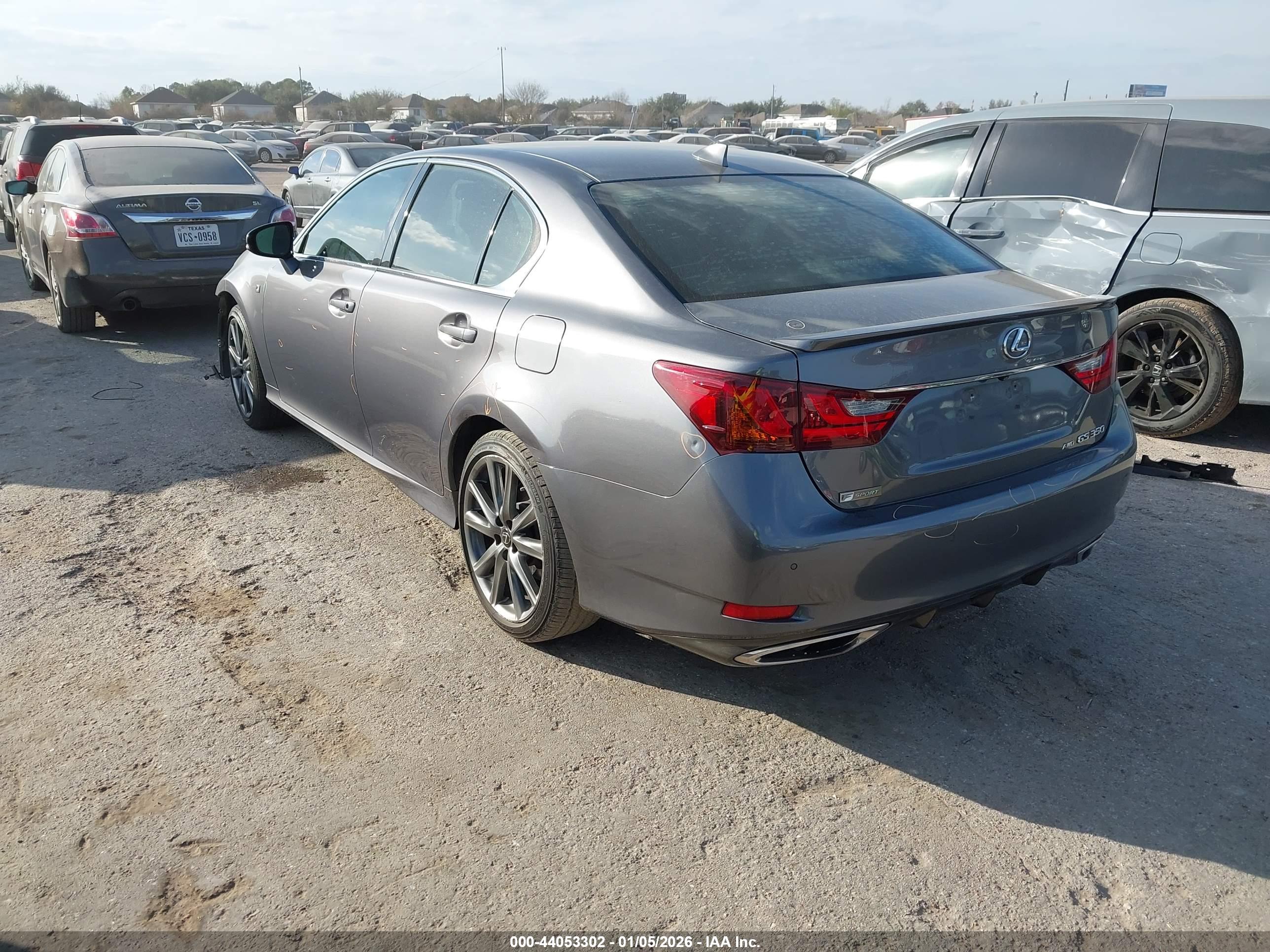 LEXUS GS image 3