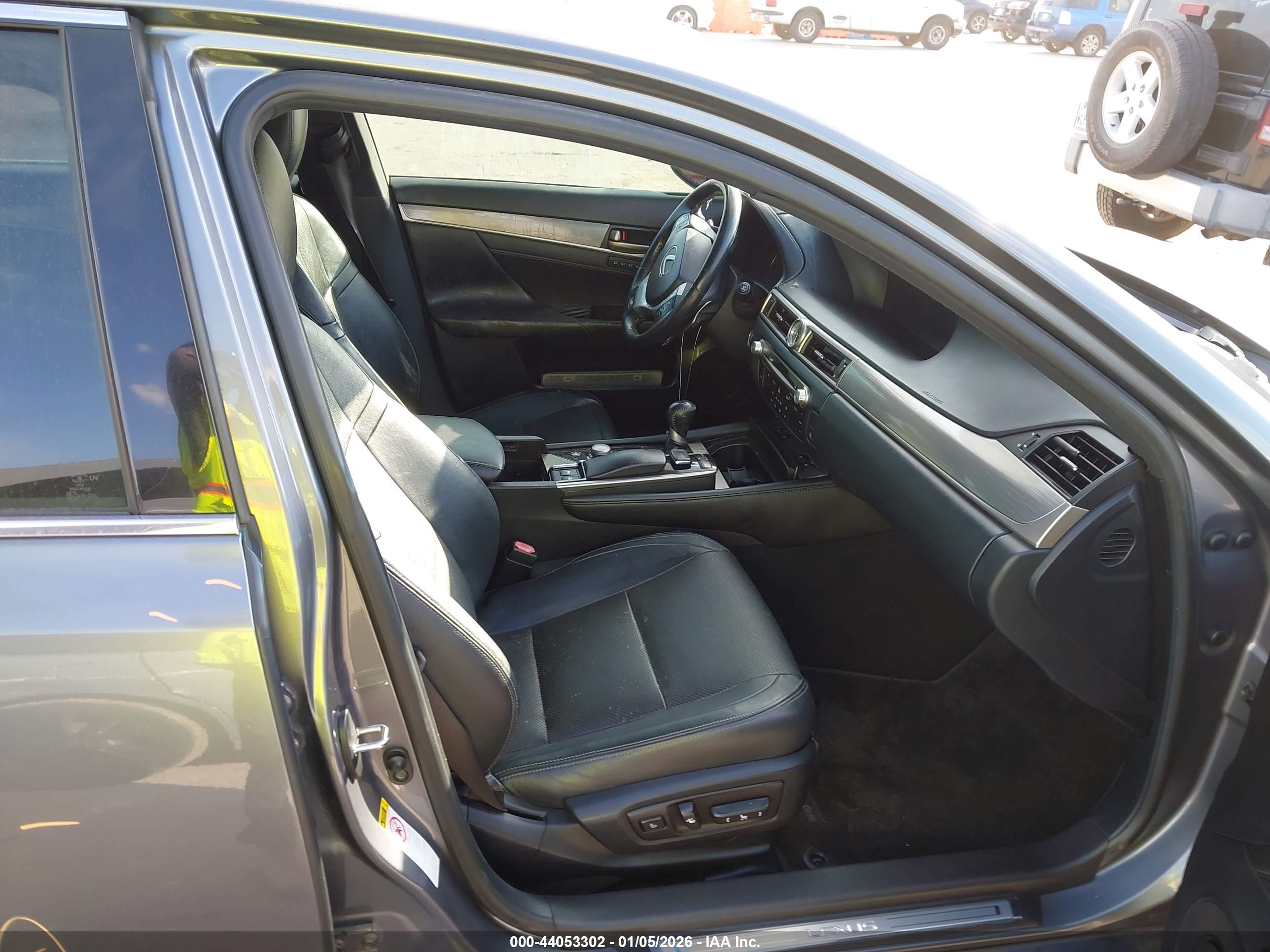 LEXUS GS image 5