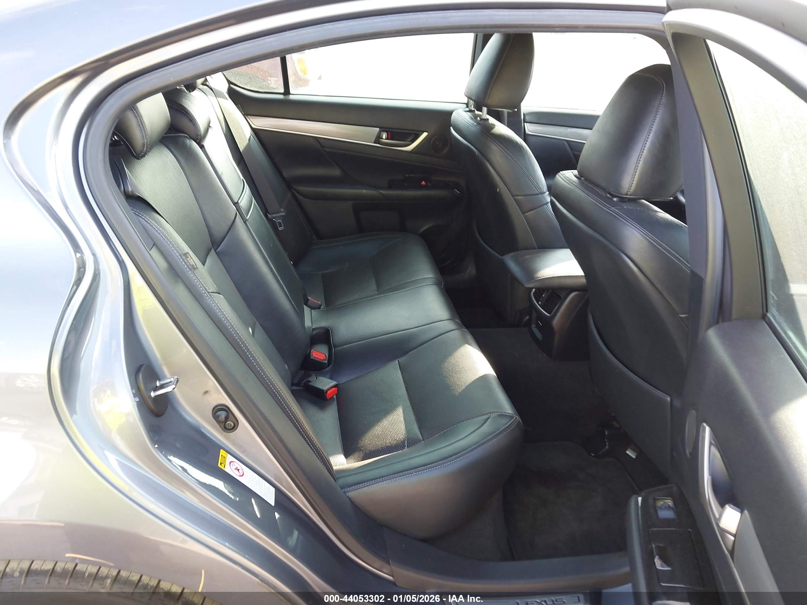 LEXUS GS image 8