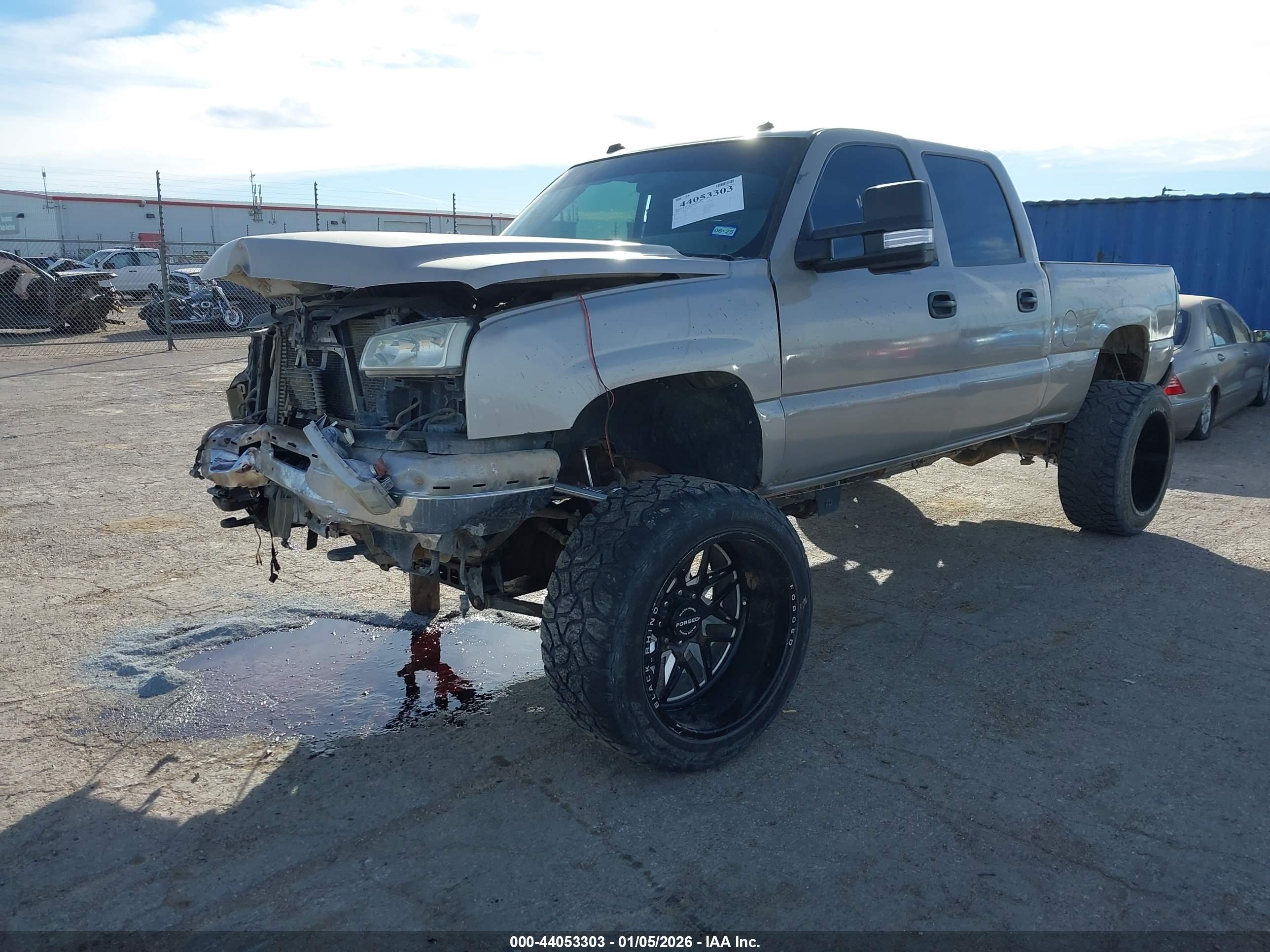 CHEVROLET SILVERADO image 2