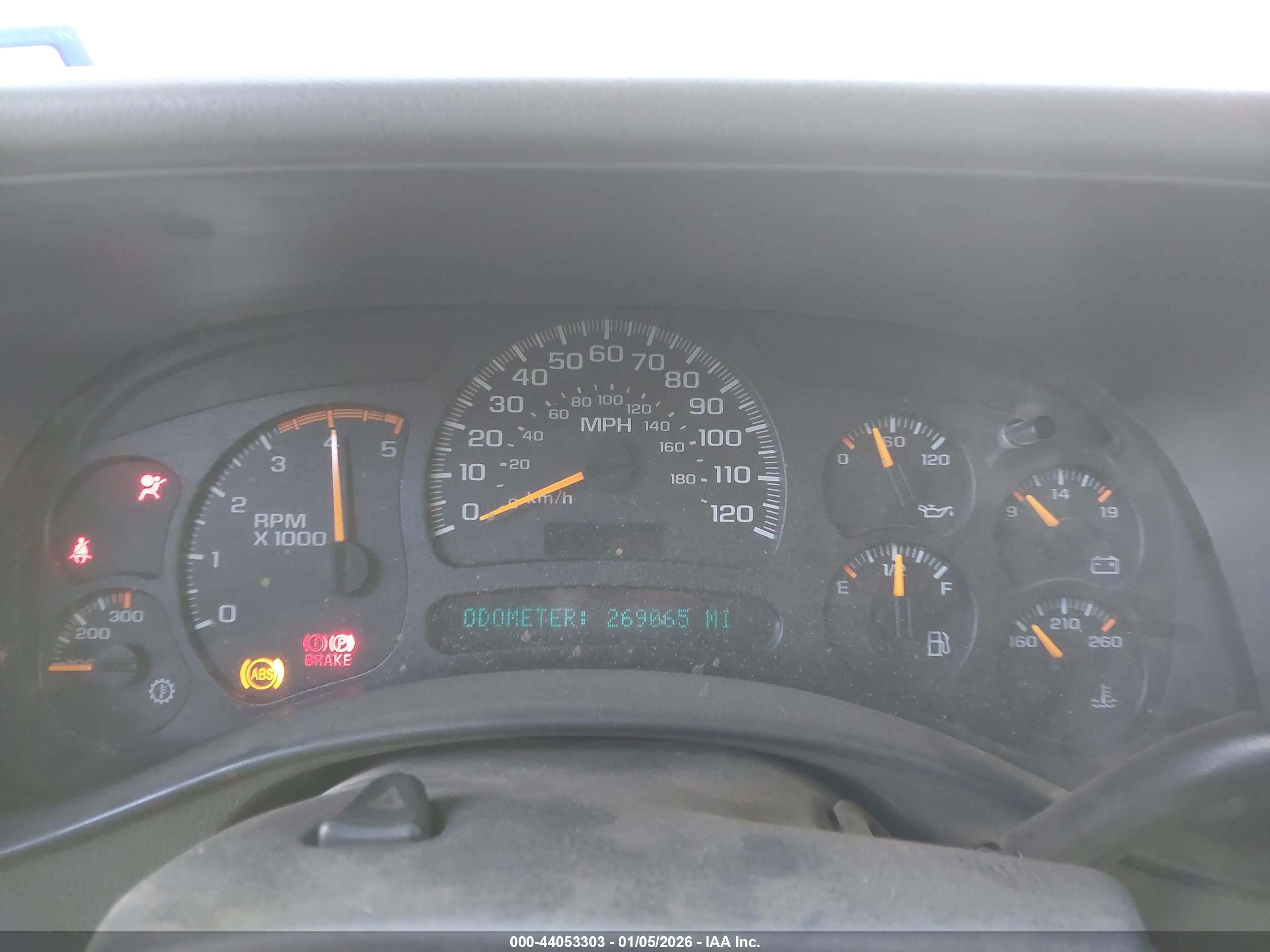 CHEVROLET SILVERADO image 7