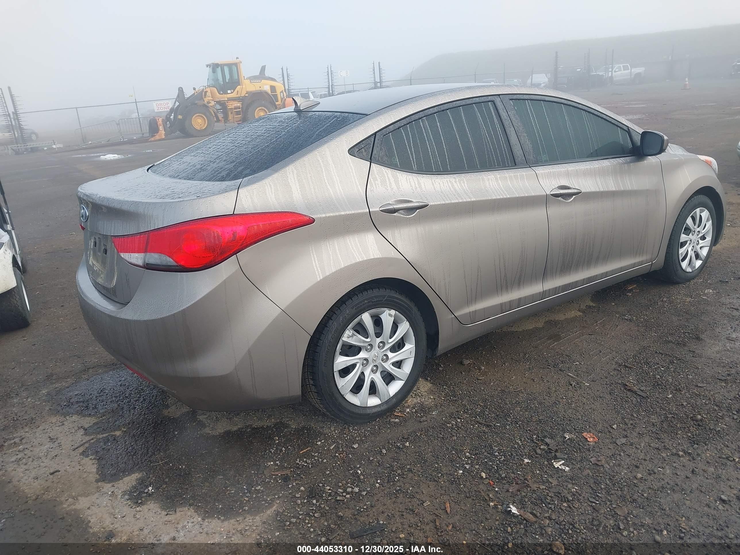 HYUNDAI ELANTRA image 4