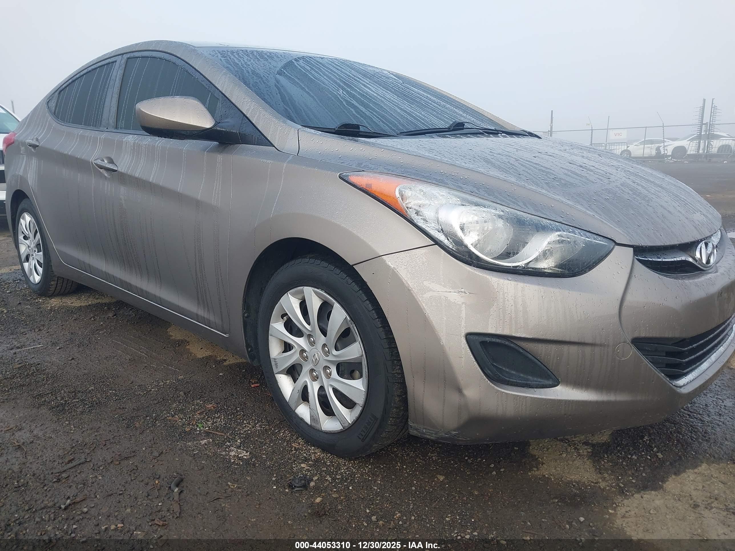 HYUNDAI ELANTRA image 6