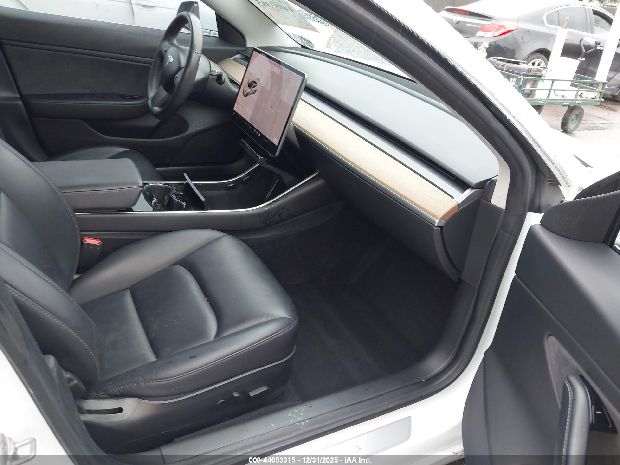TESLA MODEL image 5