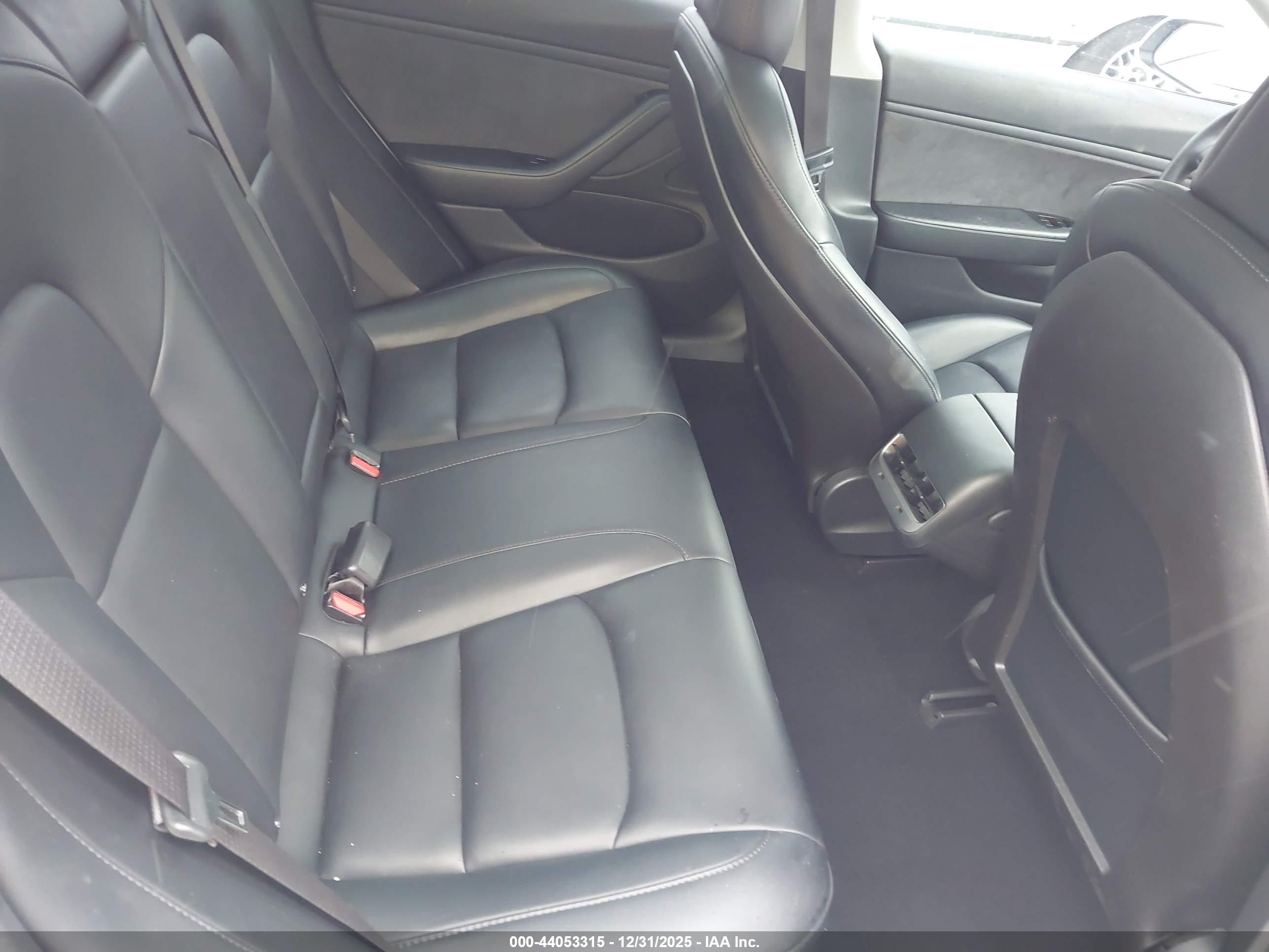 TESLA MODEL image 8
