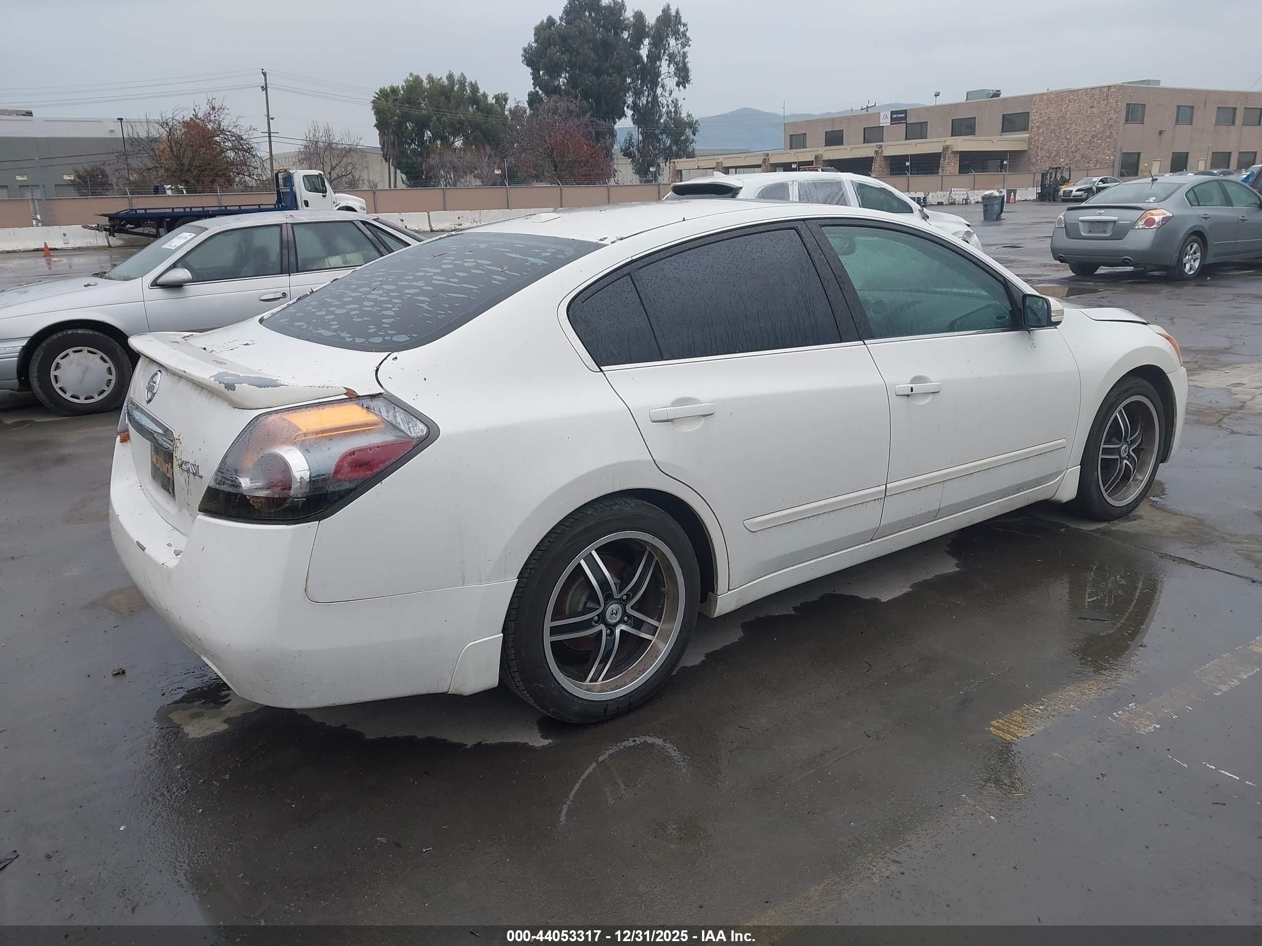 NISSAN ALTIMA image 4