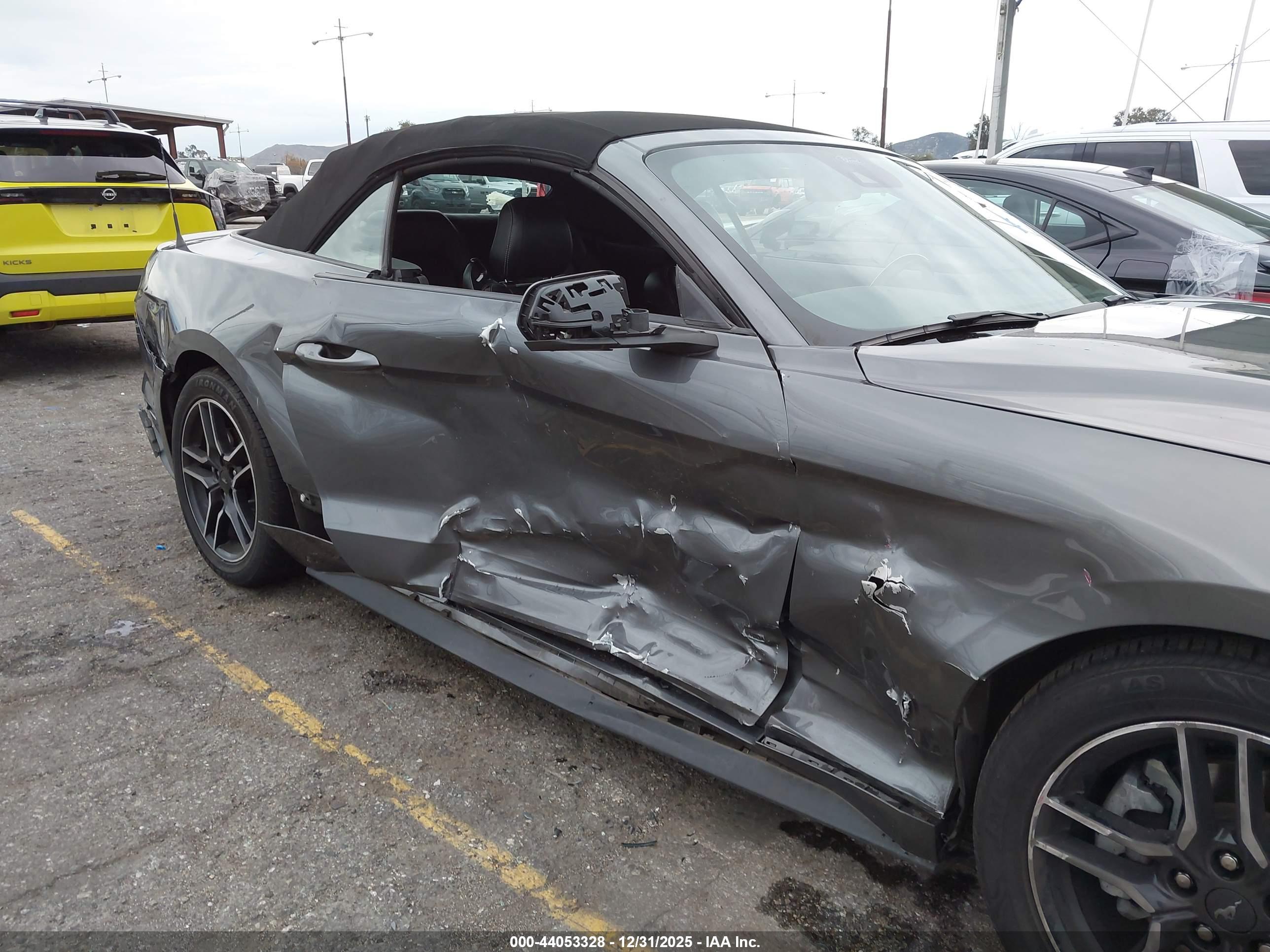 FORD MUSTANG image 6