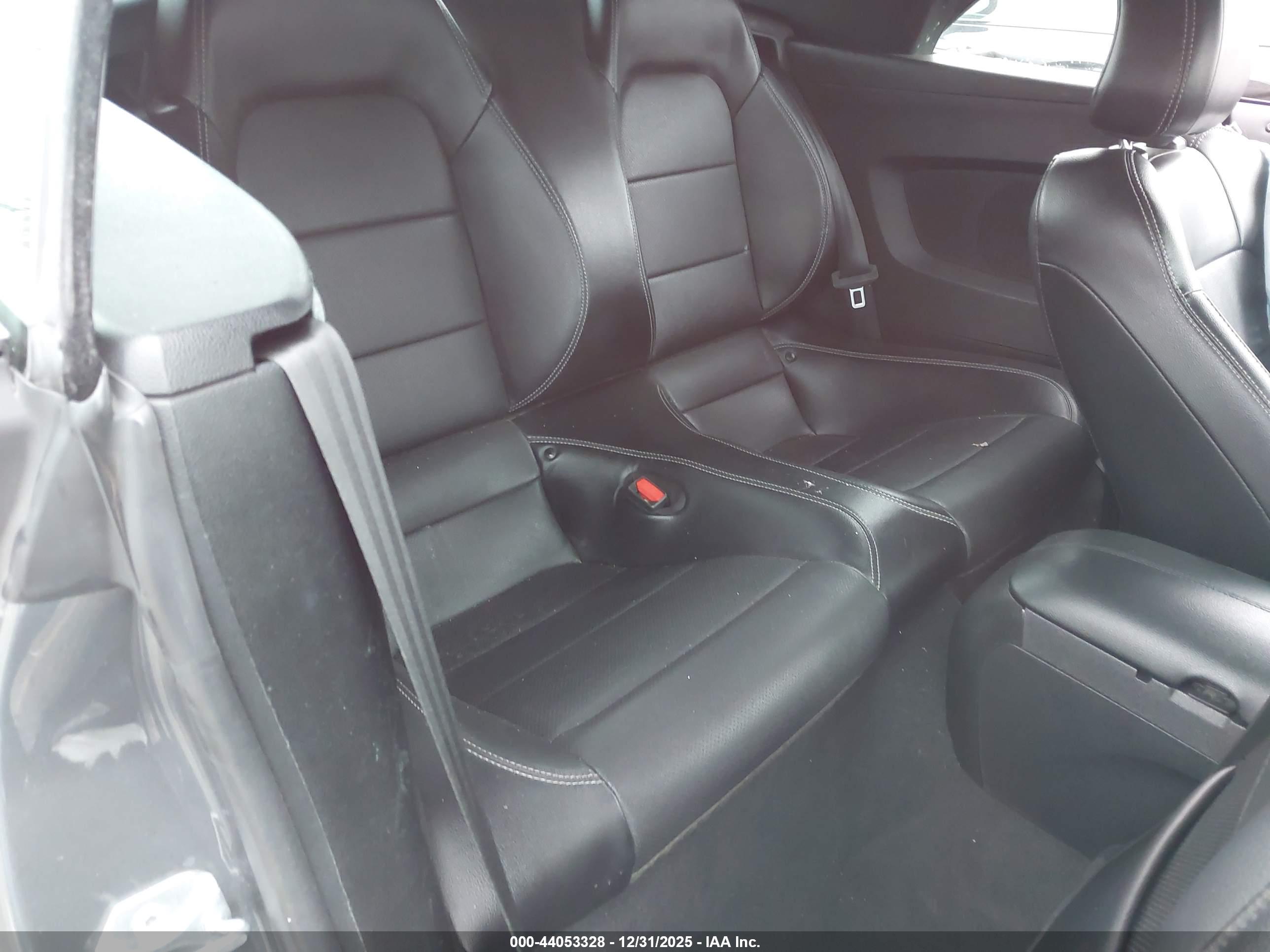 FORD MUSTANG image 8