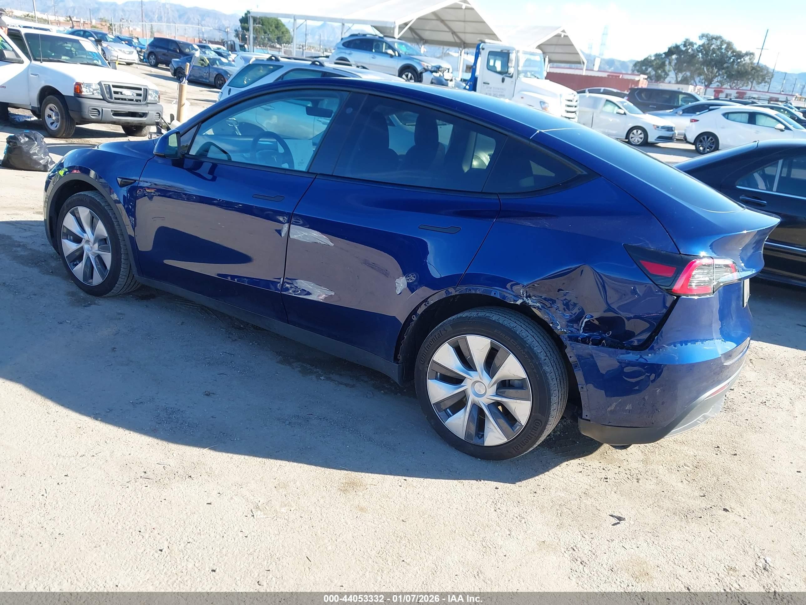 TESLA MODEL image 3