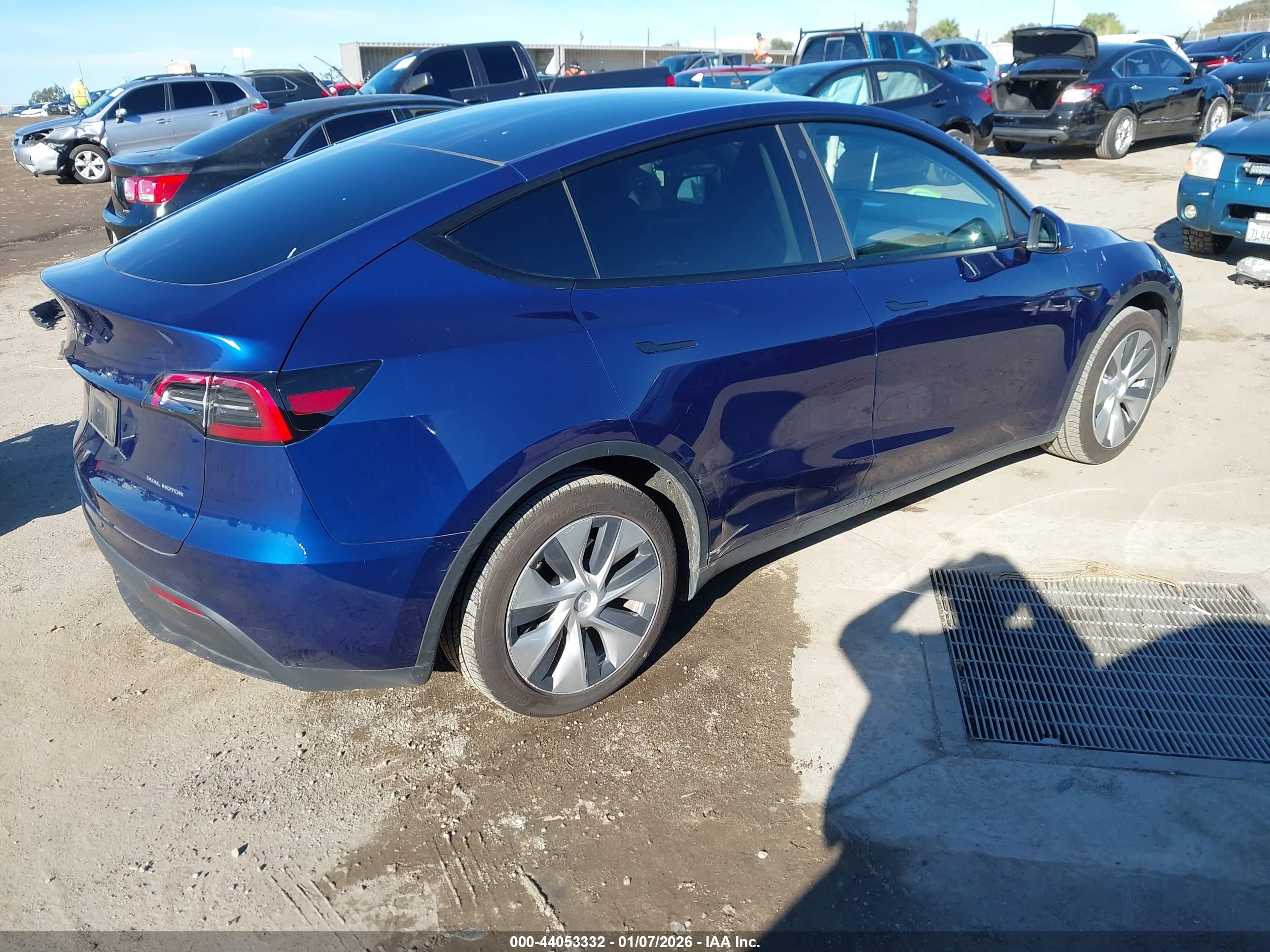 TESLA MODEL image 4