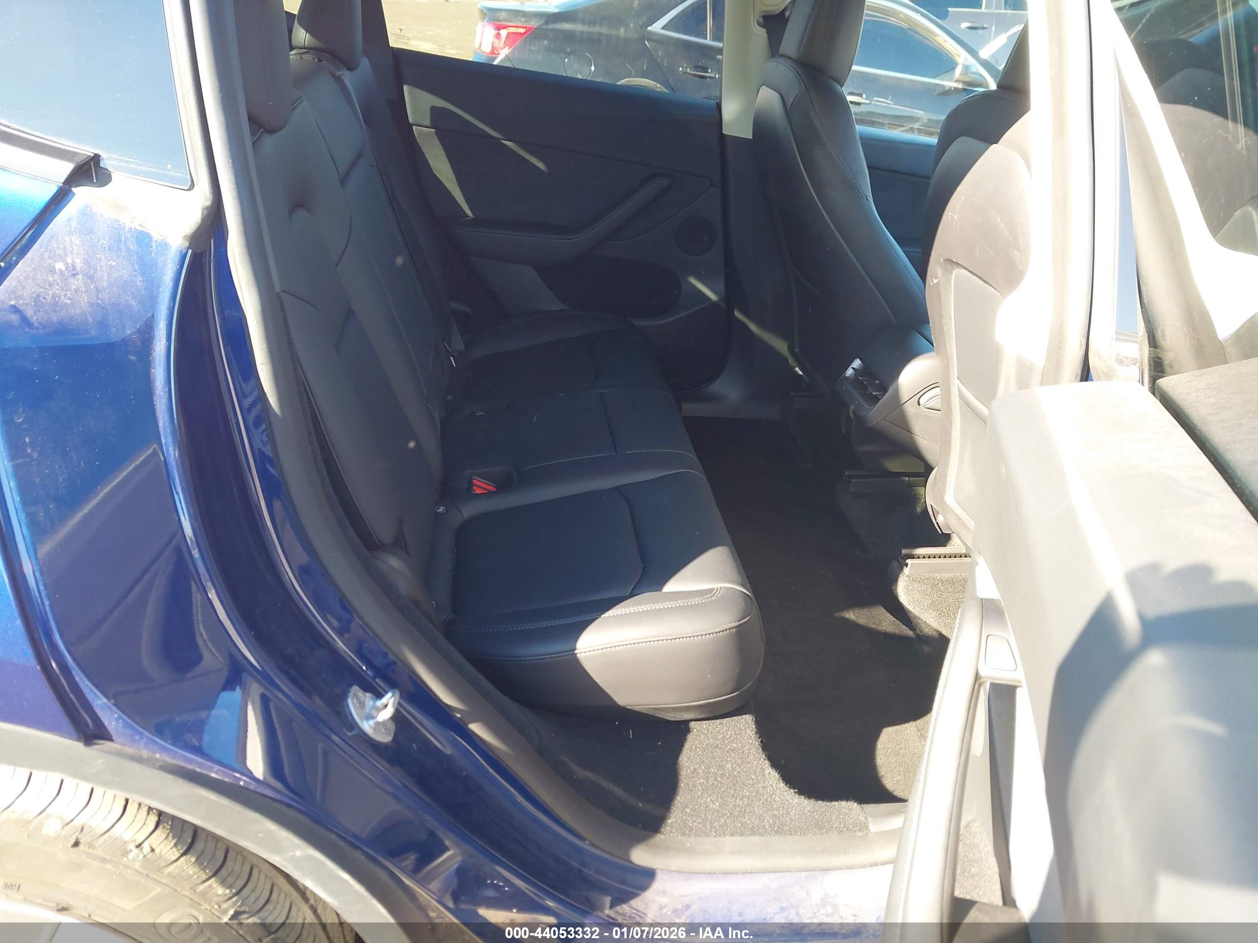 TESLA MODEL image 8
