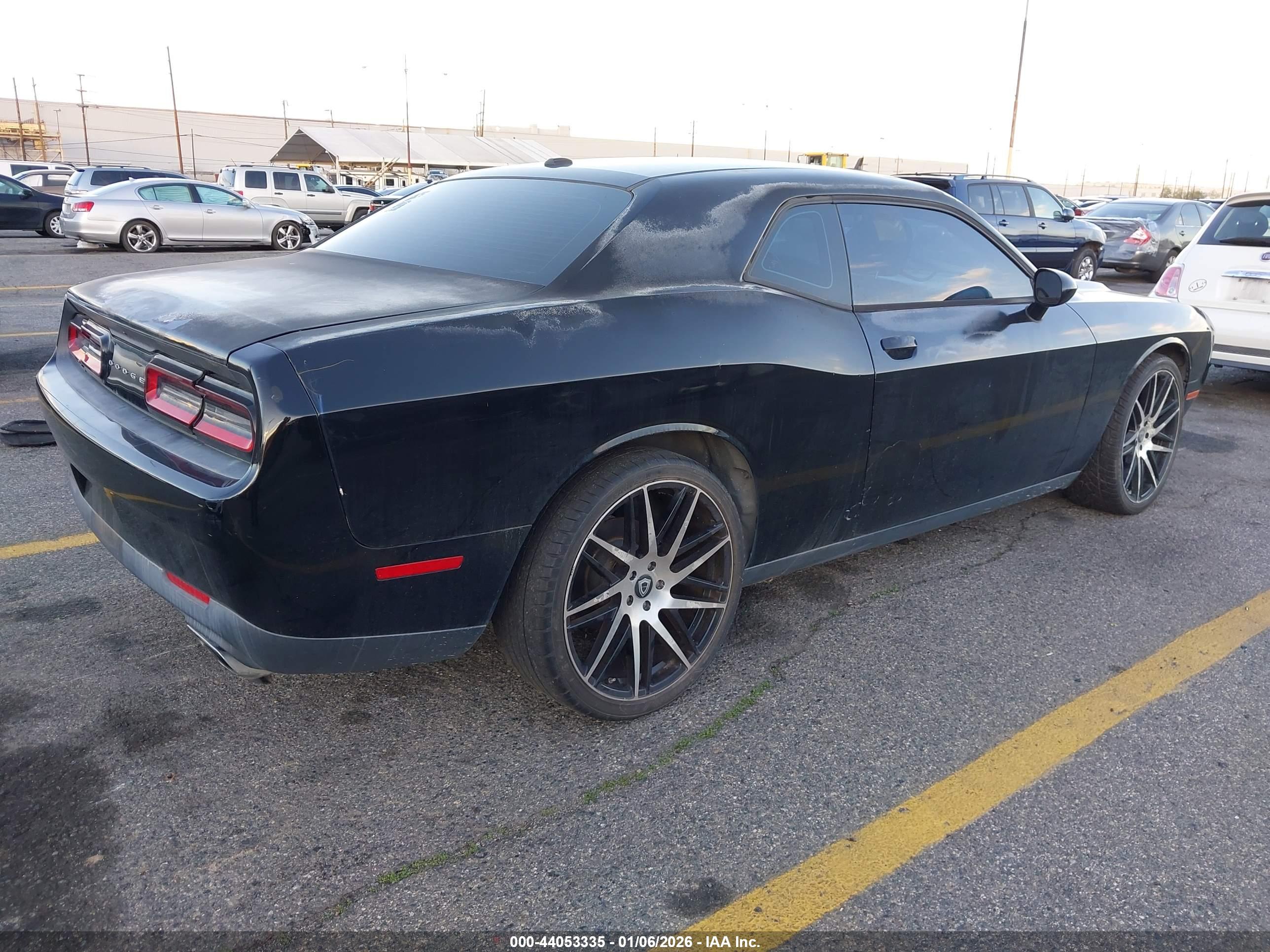 DODGE CHALLENGER image 4