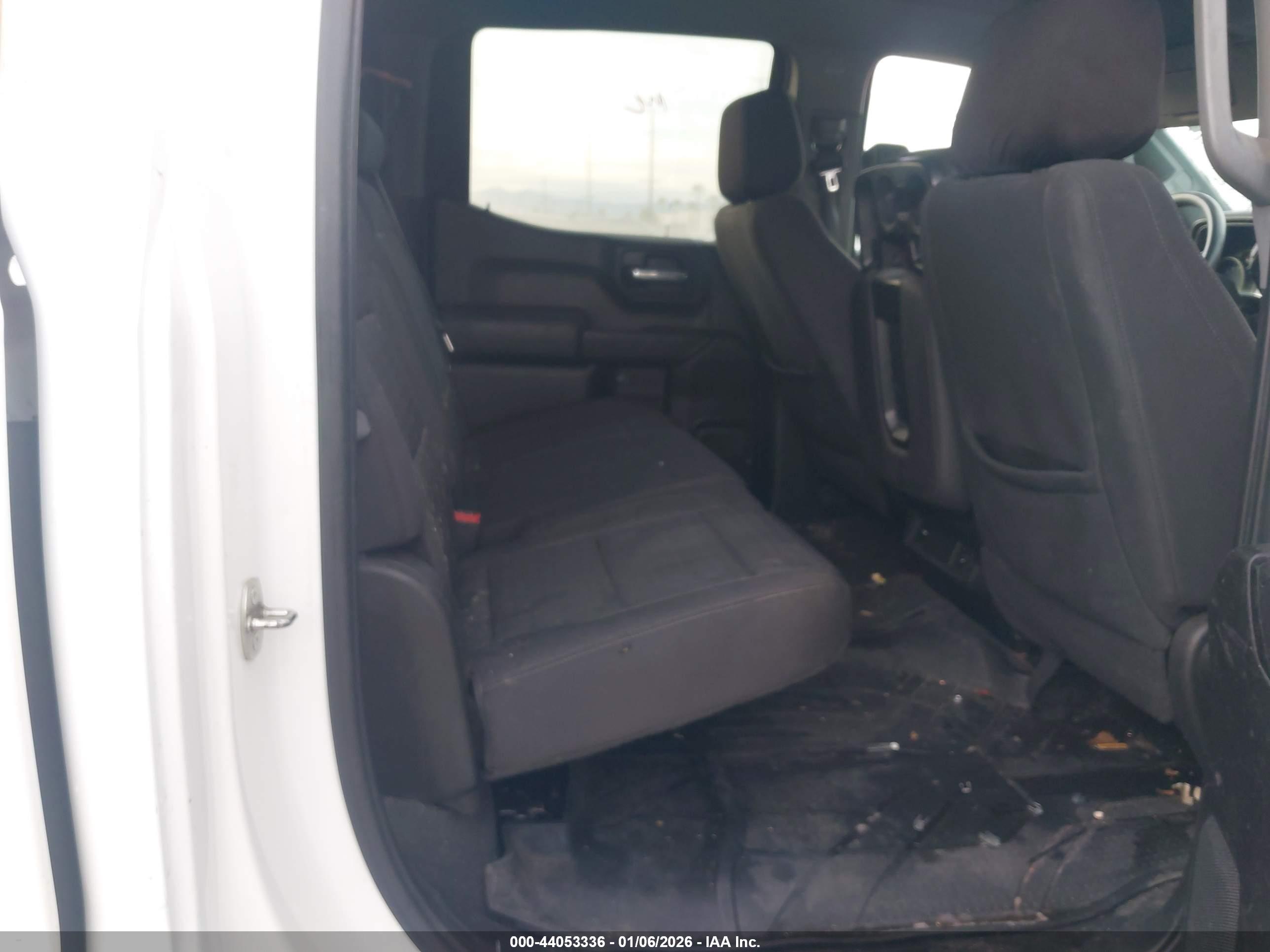 CHEVROLET SILVERADO image 8