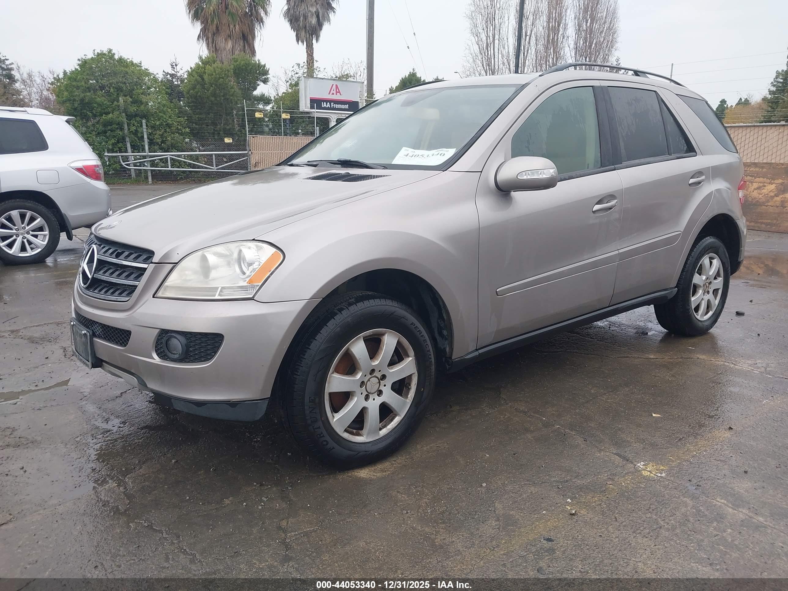 MERCEDES-BENZ ML image 2