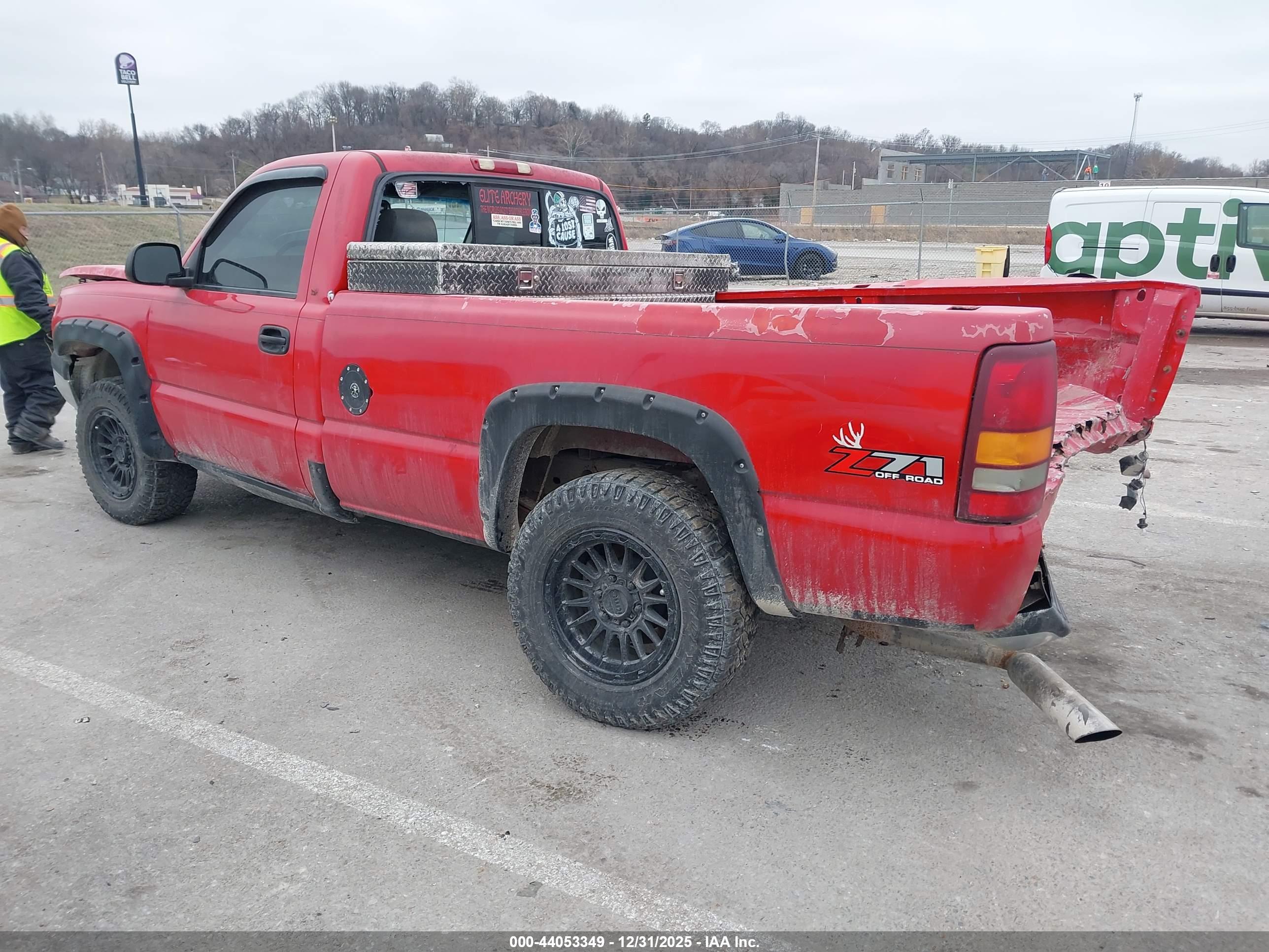 CHEVROLET SILVERADO image 3