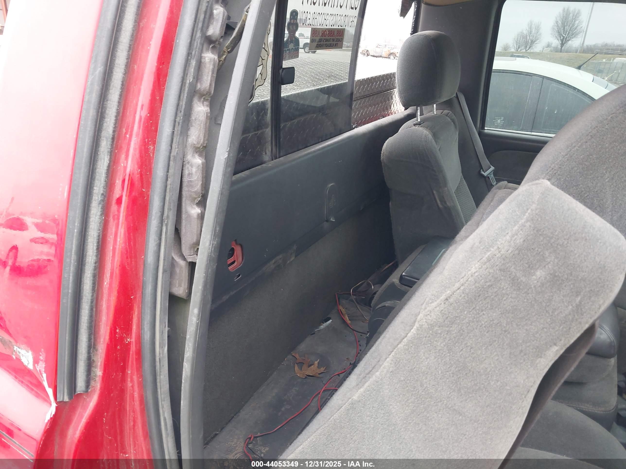 CHEVROLET SILVERADO image 8