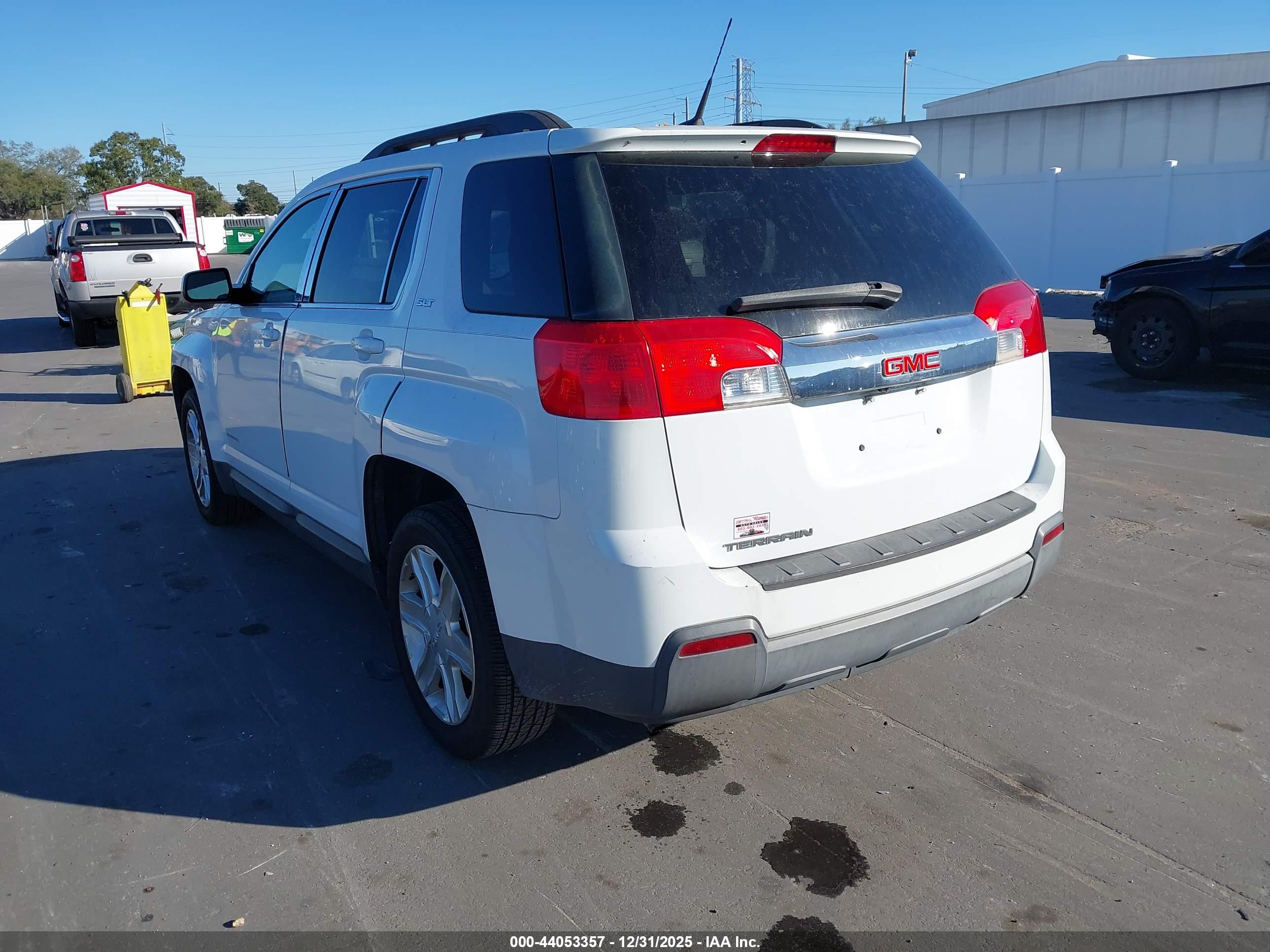 GMC TERRAIN image 3