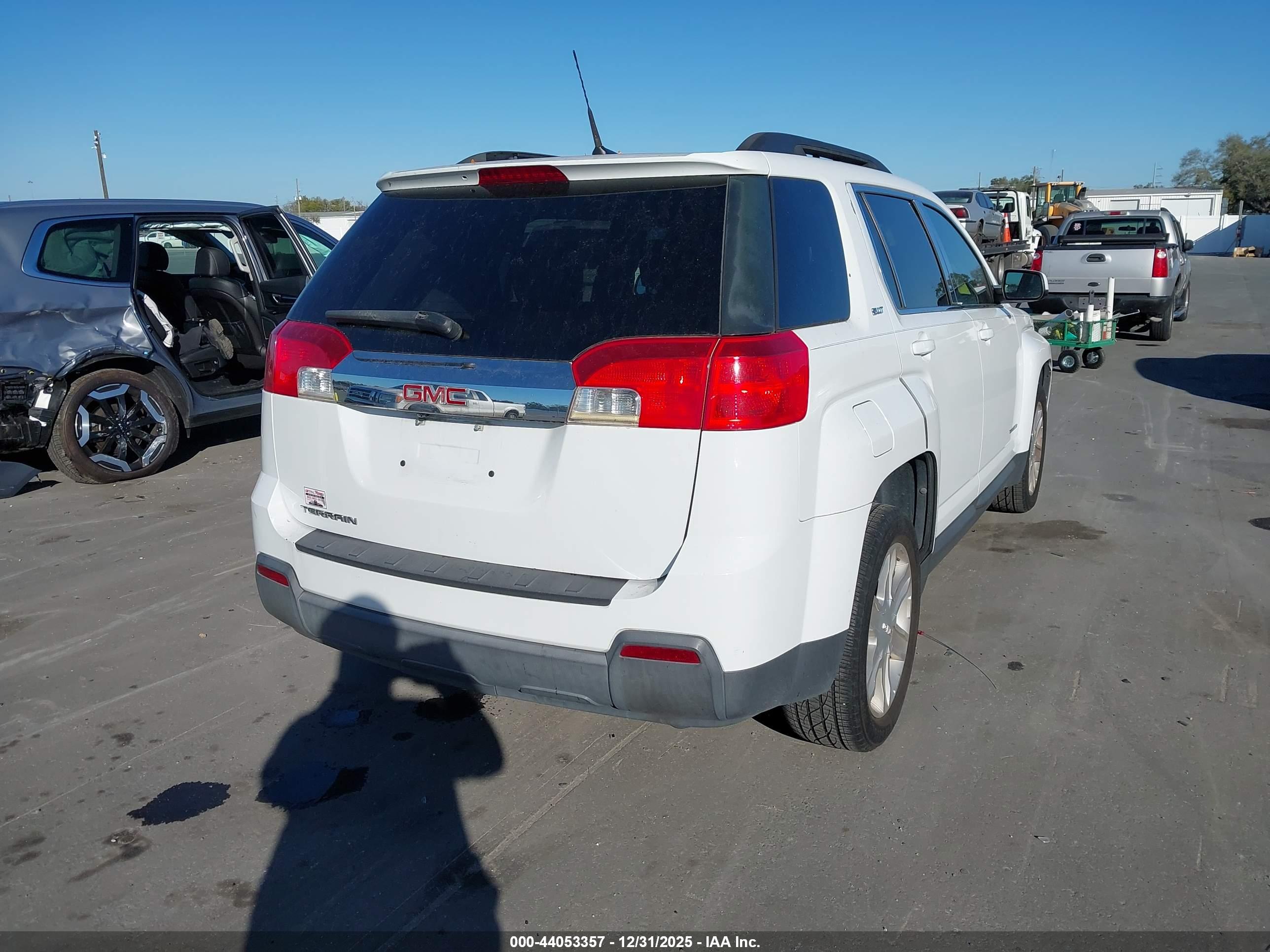 GMC TERRAIN image 4