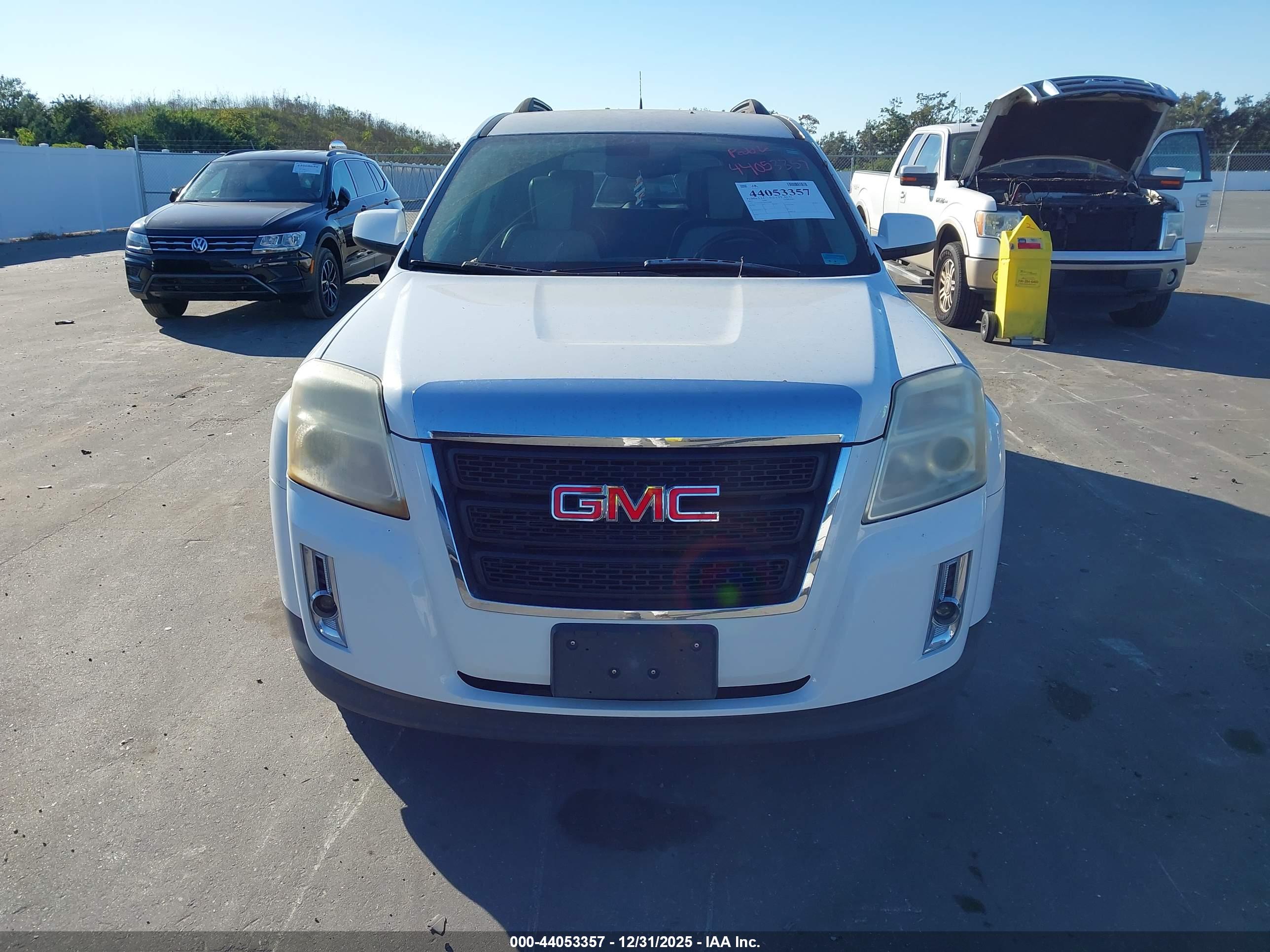 GMC TERRAIN image 6