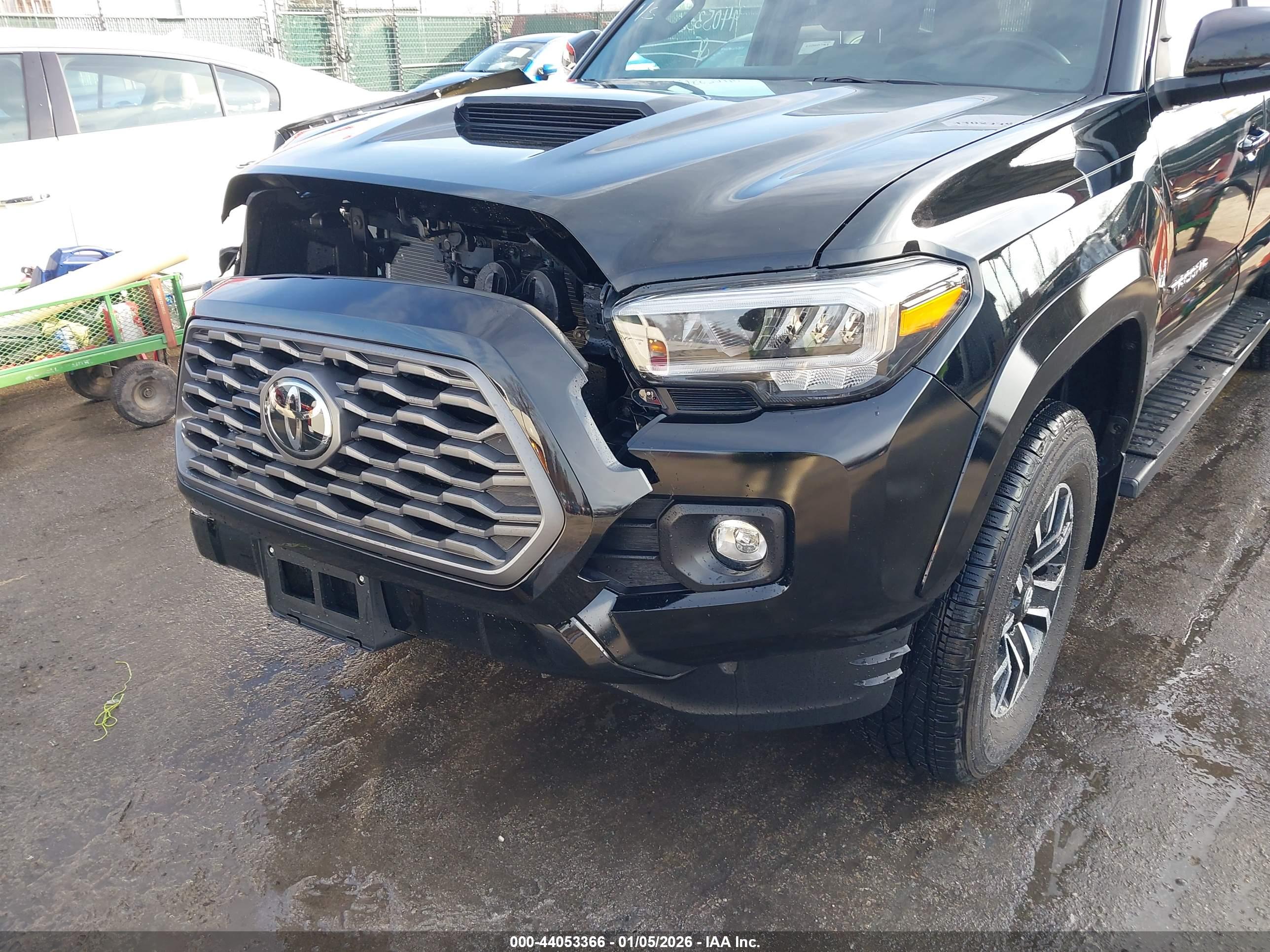 TOYOTA TACOMA image 6