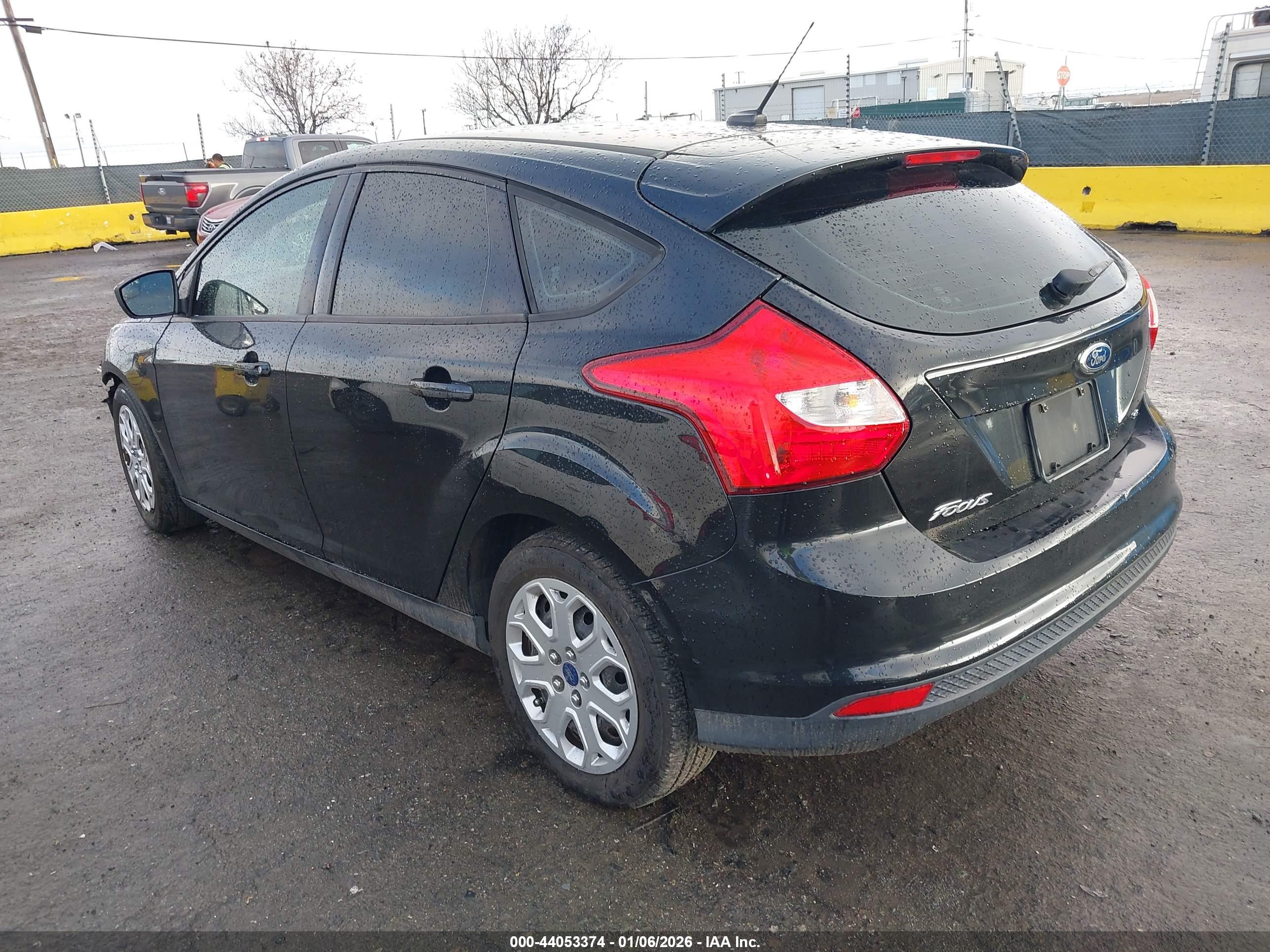 FORD FOCUS image 3
