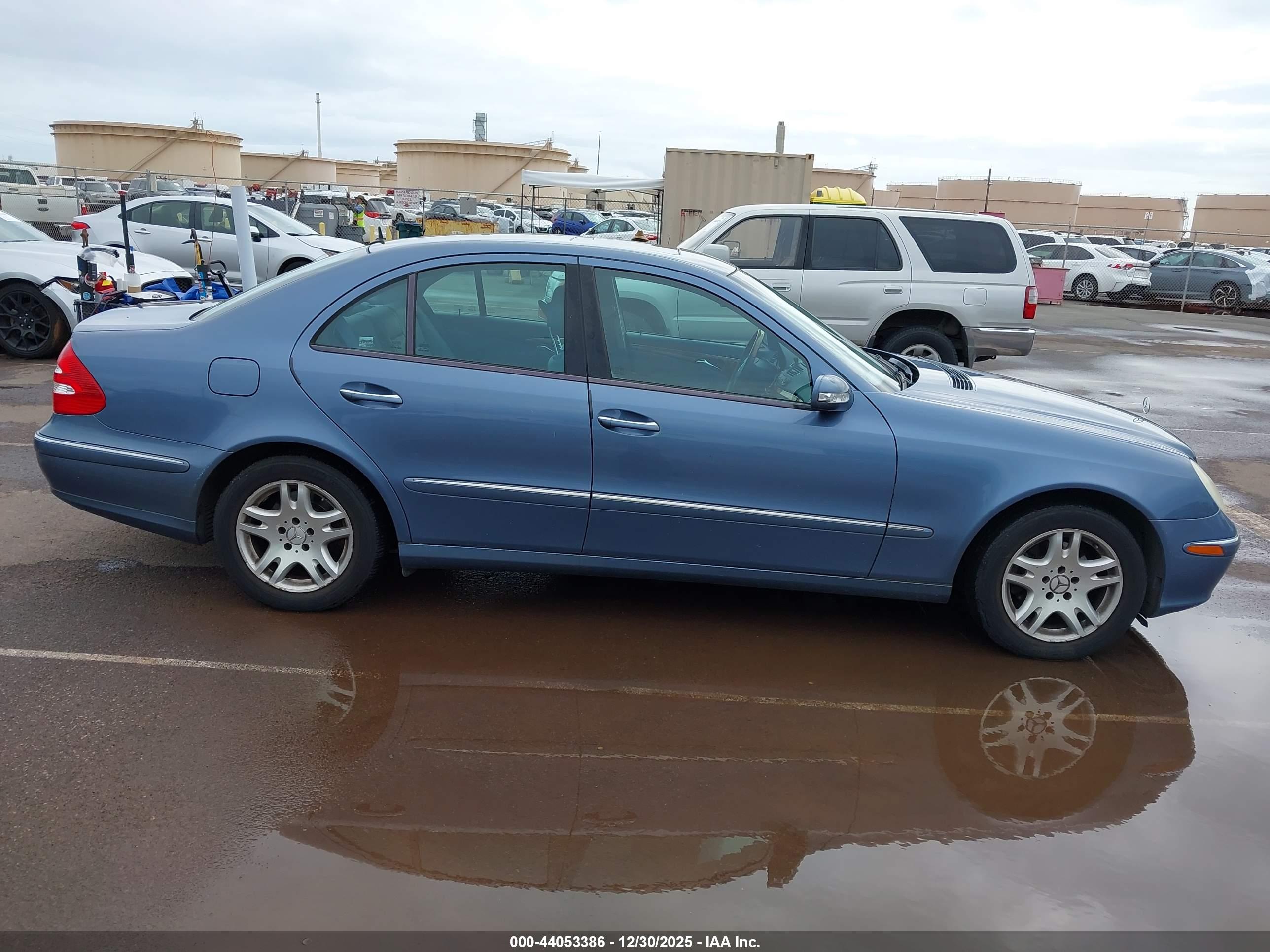 MERCEDES-BENZ E image 6