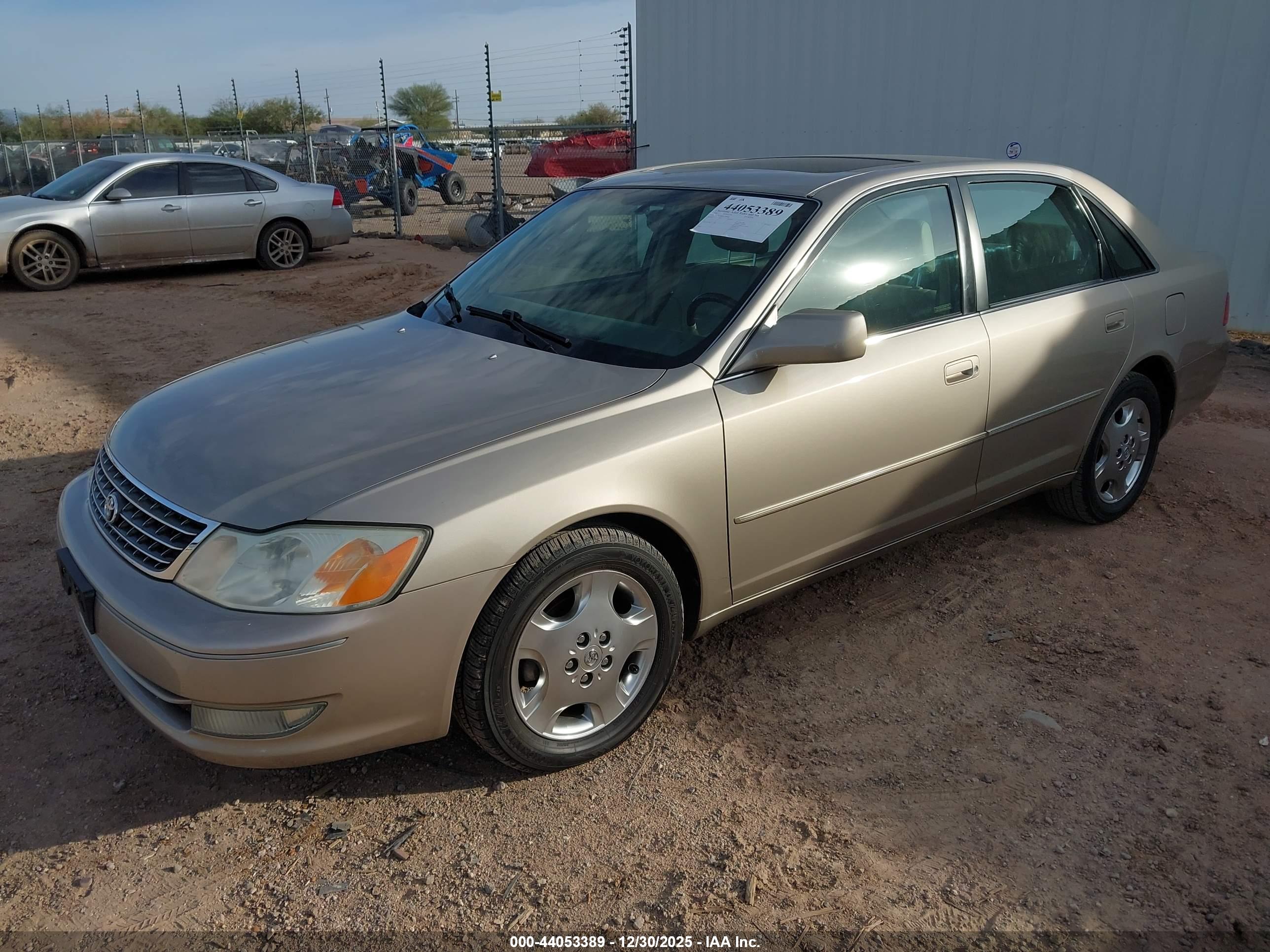 TOYOTA AVALON image 2