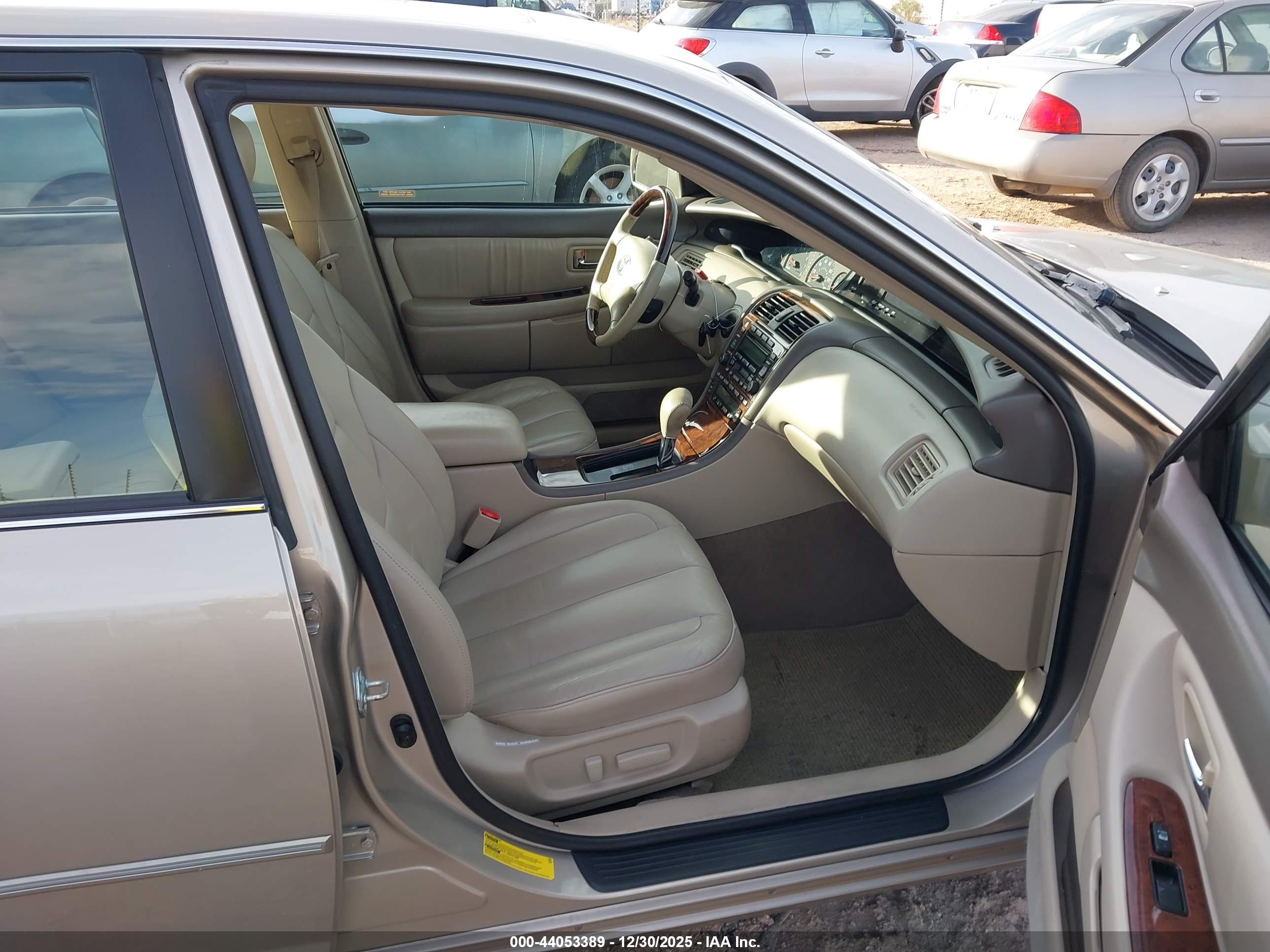 TOYOTA AVALON image 5