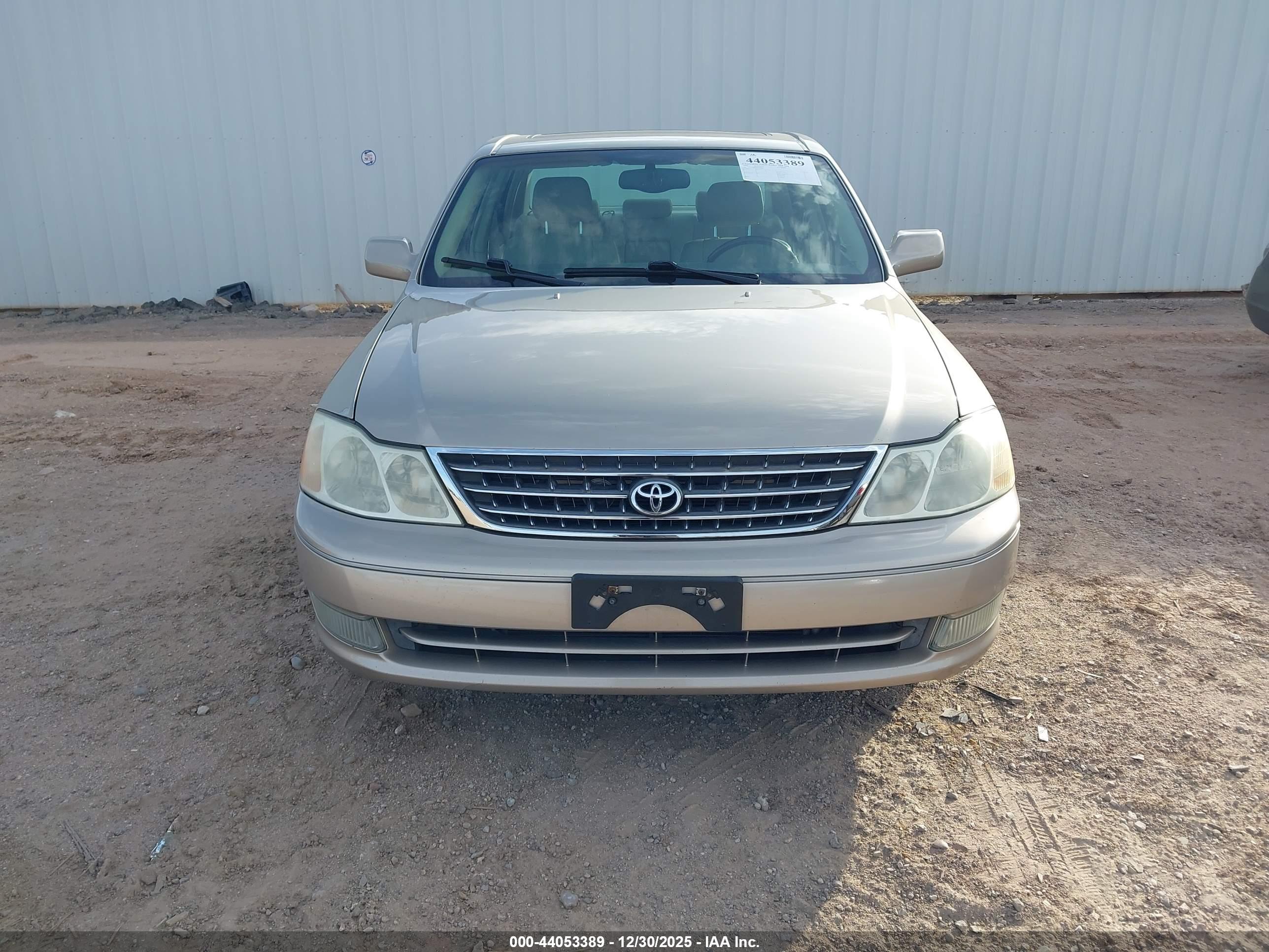 TOYOTA AVALON image 6