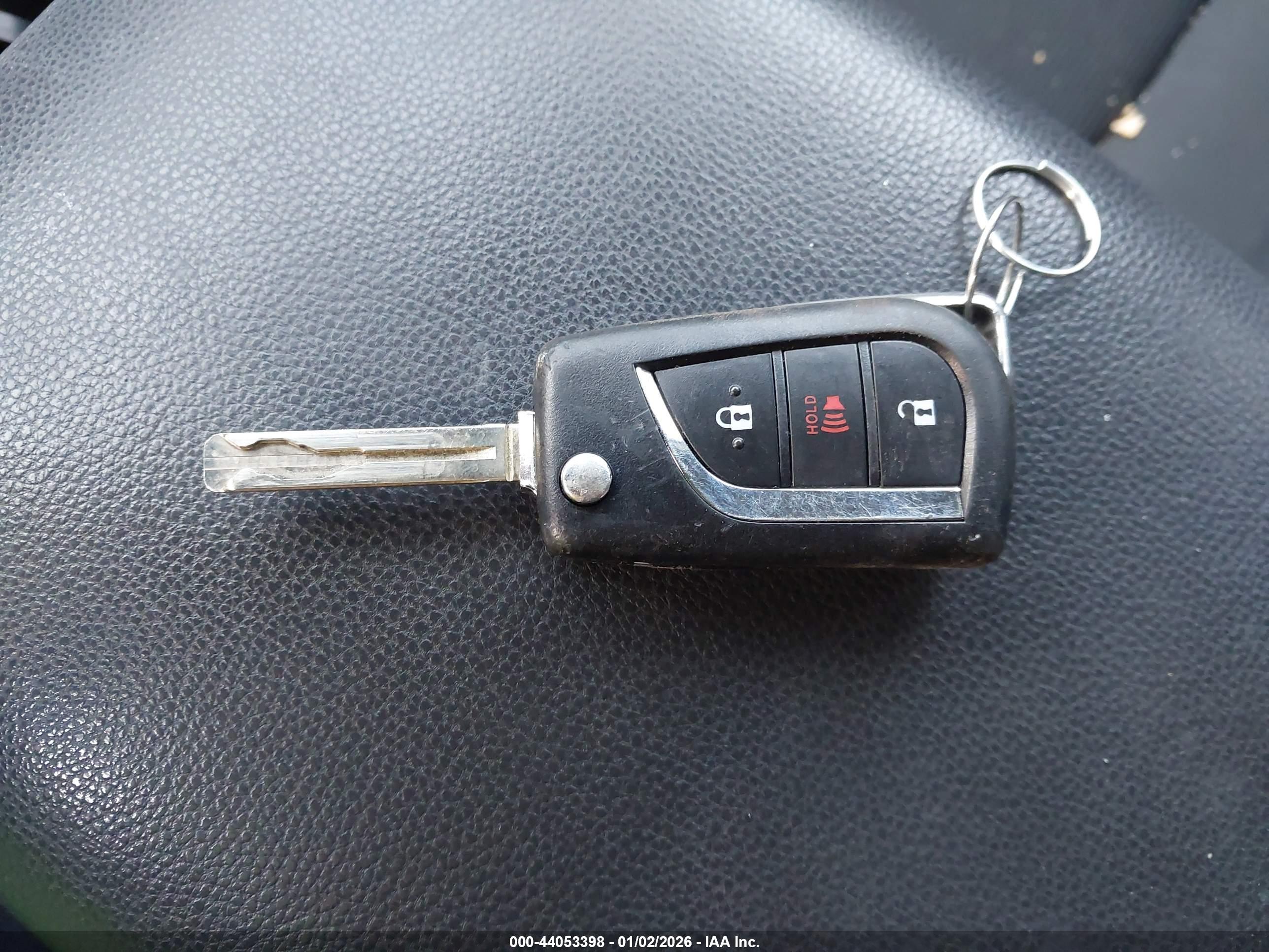 TOYOTA RAV4 image 11