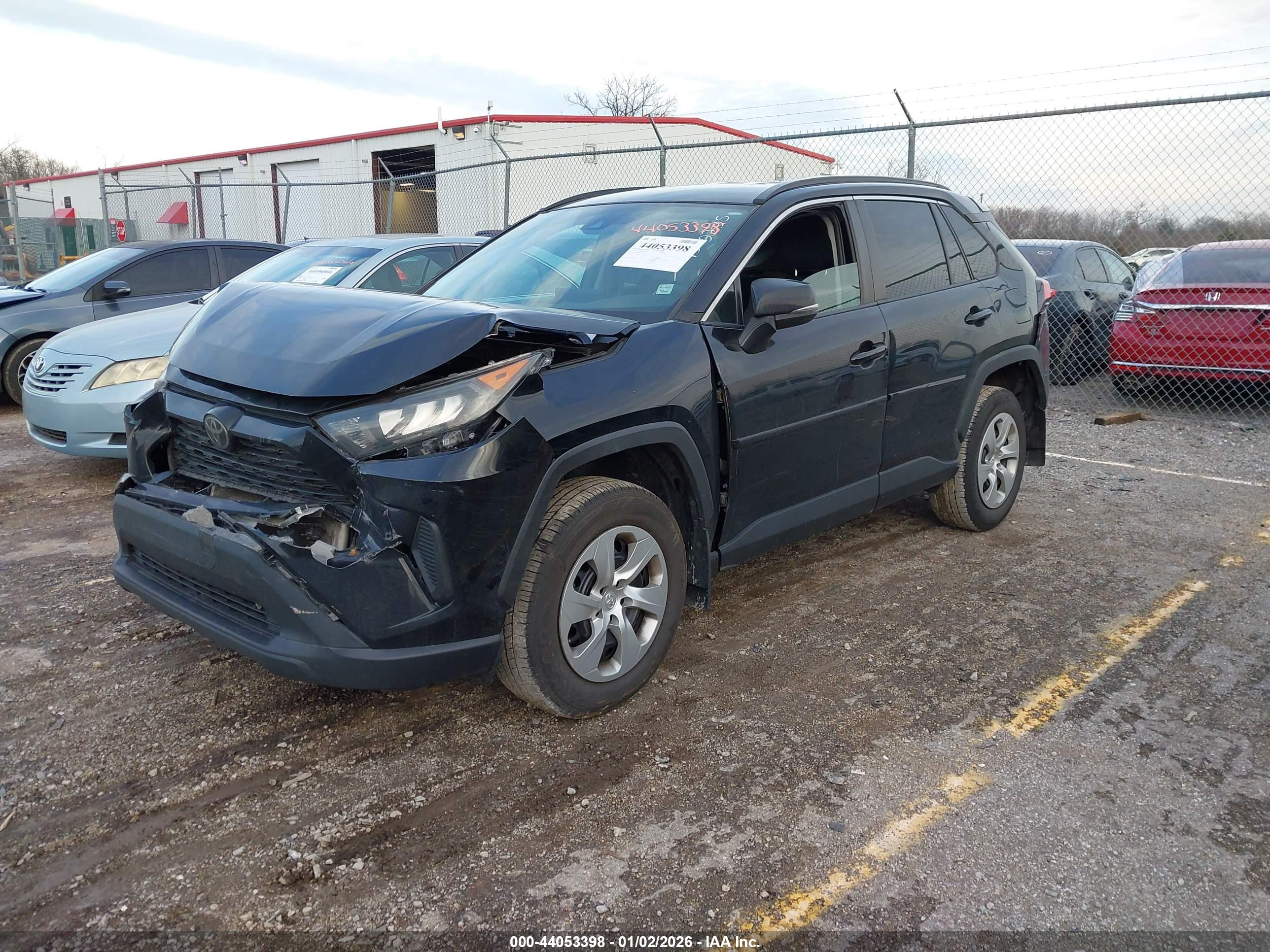 TOYOTA RAV4 image 2