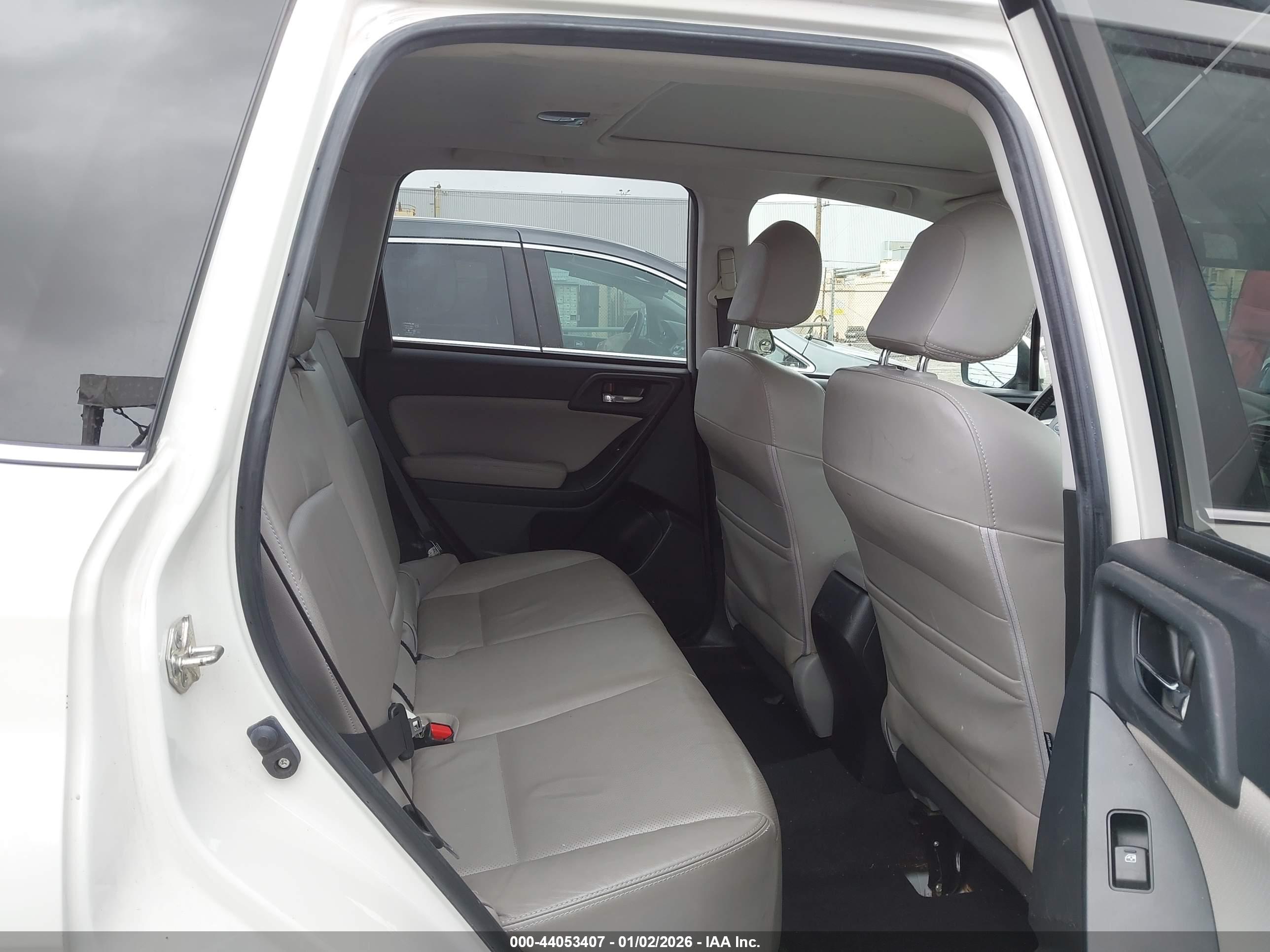 SUBARU FORESTER image 8
