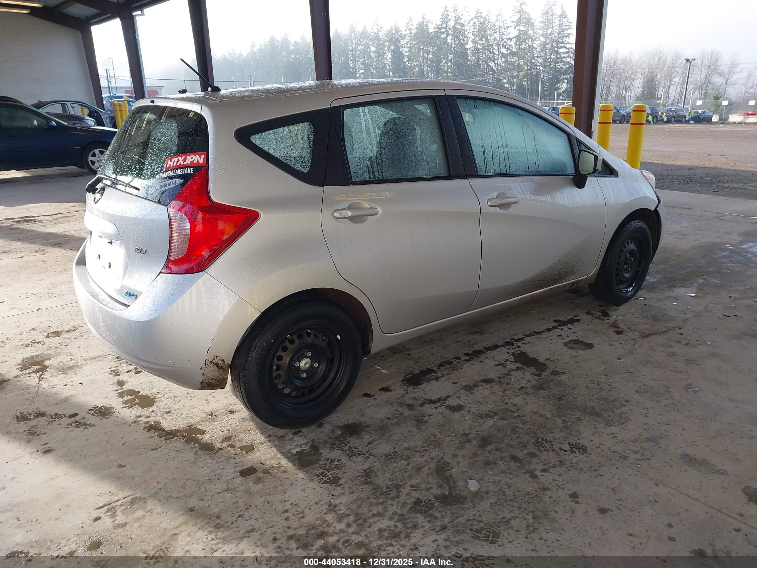 NISSAN VERSA image 4