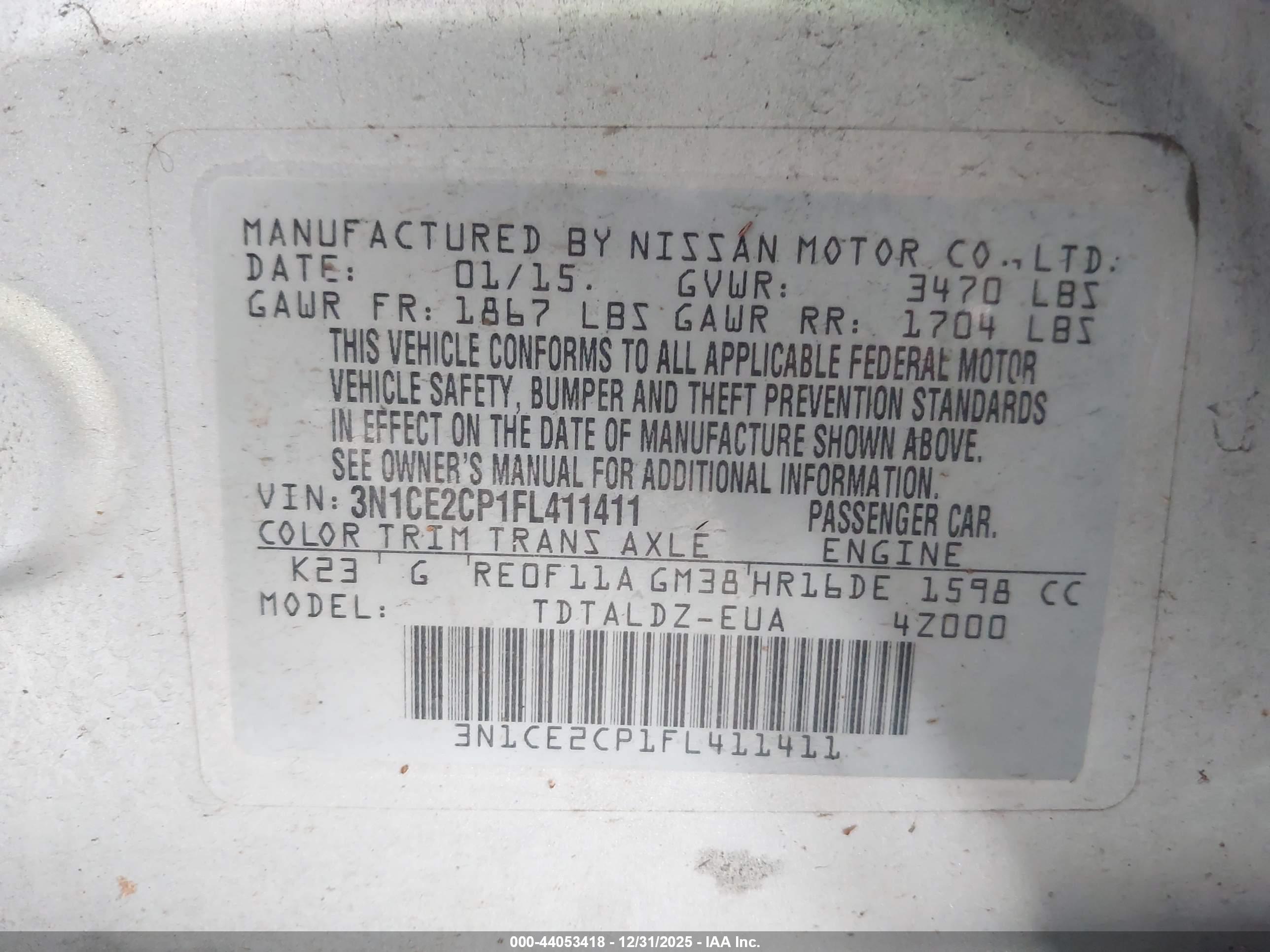 NISSAN VERSA image 9