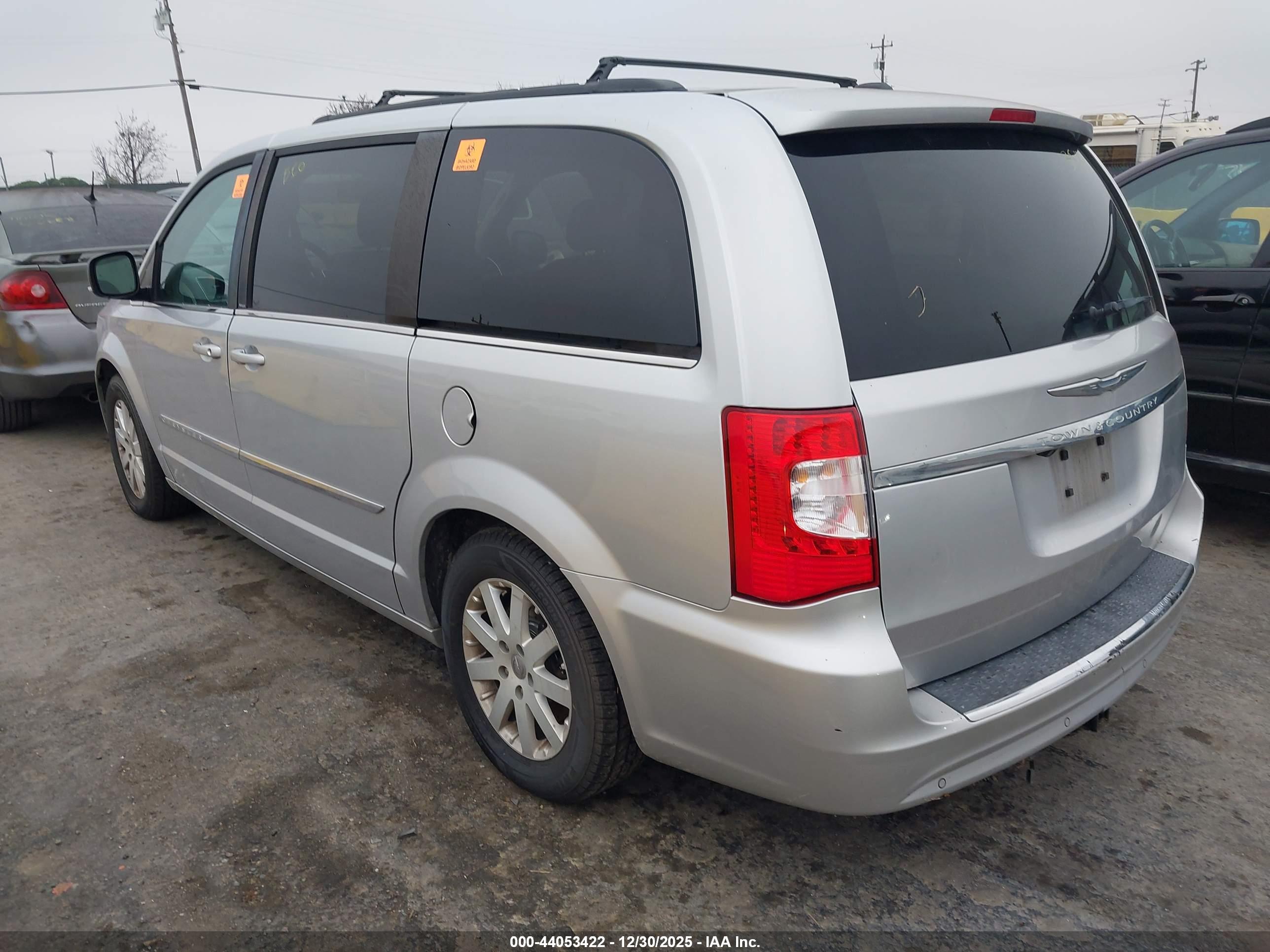 CHRYSLER TOWN image 3