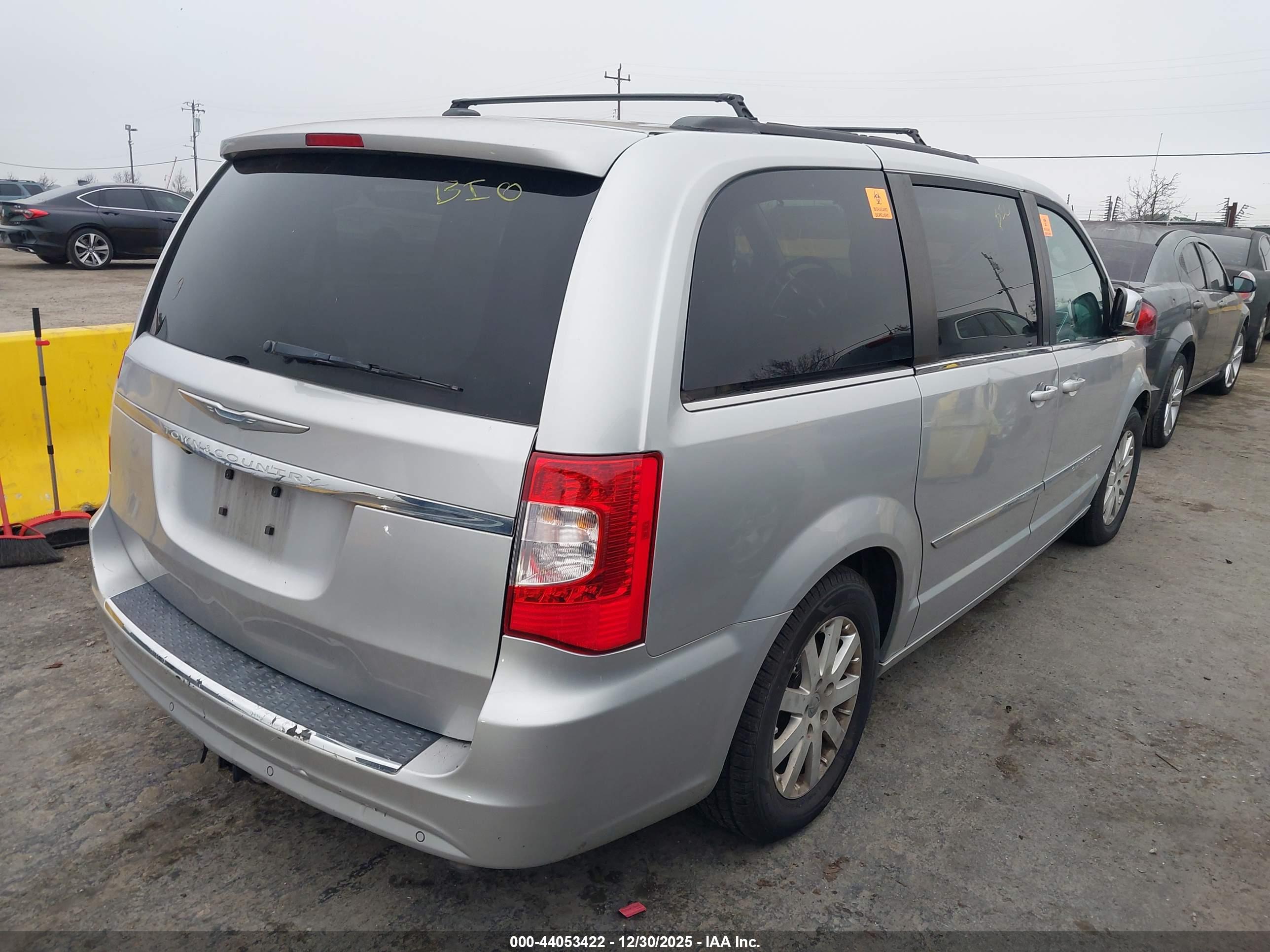 CHRYSLER TOWN image 4